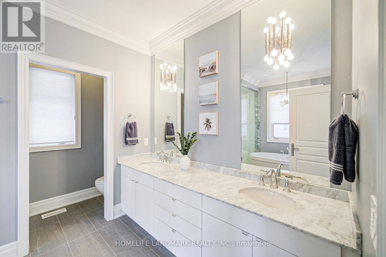 343 Tudor Avenue, Oakville, Ontario  L6K 0G8 - Photo 28 - W12453547
