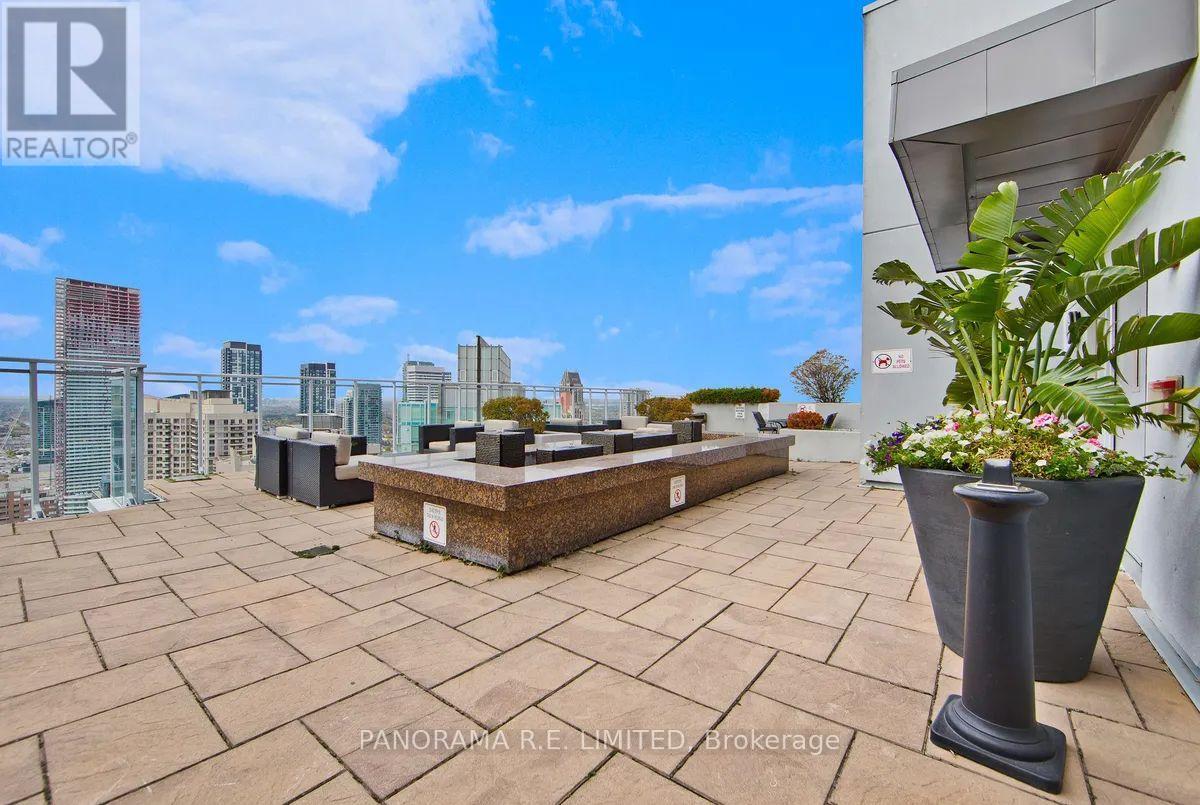2408 - 223 Webb Drive, Mississauga, Ontario  L5B 0E8 - Photo 23 - W12453550