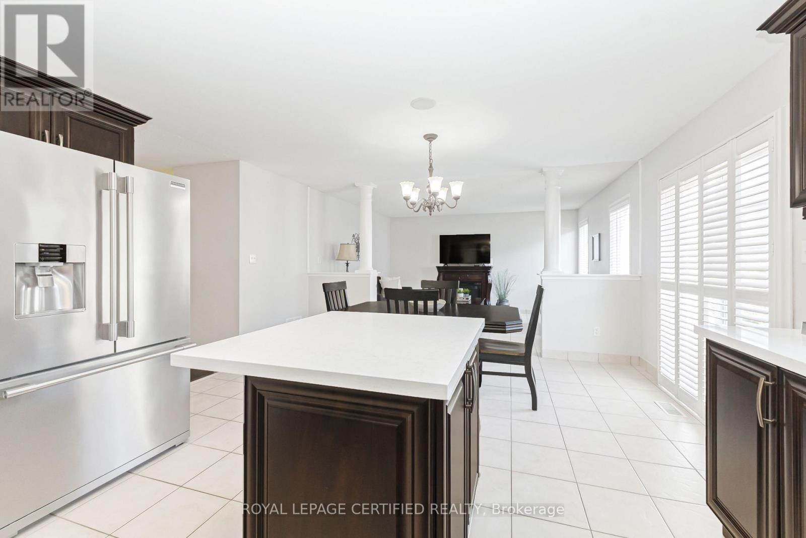 43 Heatherdale Drive, Brampton, Ontario  L7A 2H4 - Photo 12 - W12453552