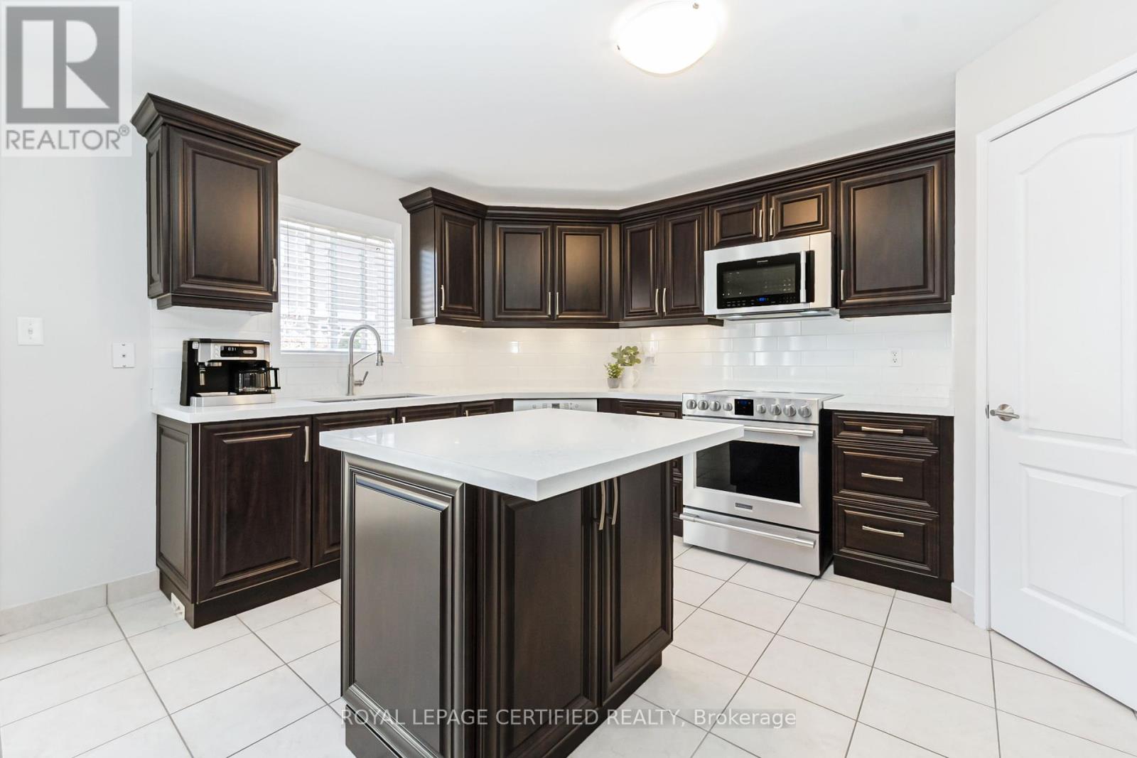 43 Heatherdale Drive, Brampton, Ontario  L7A 2H4 - Photo 13 - W12453552