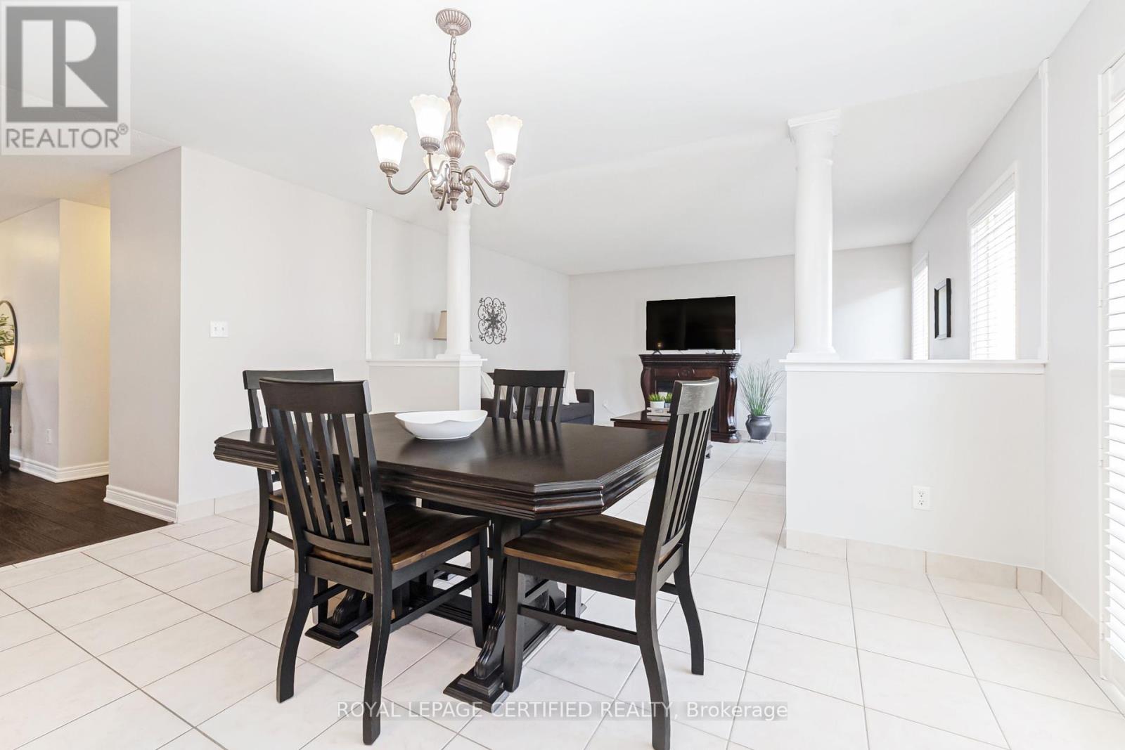 43 Heatherdale Drive, Brampton, Ontario  L7A 2H4 - Photo 15 - W12453552