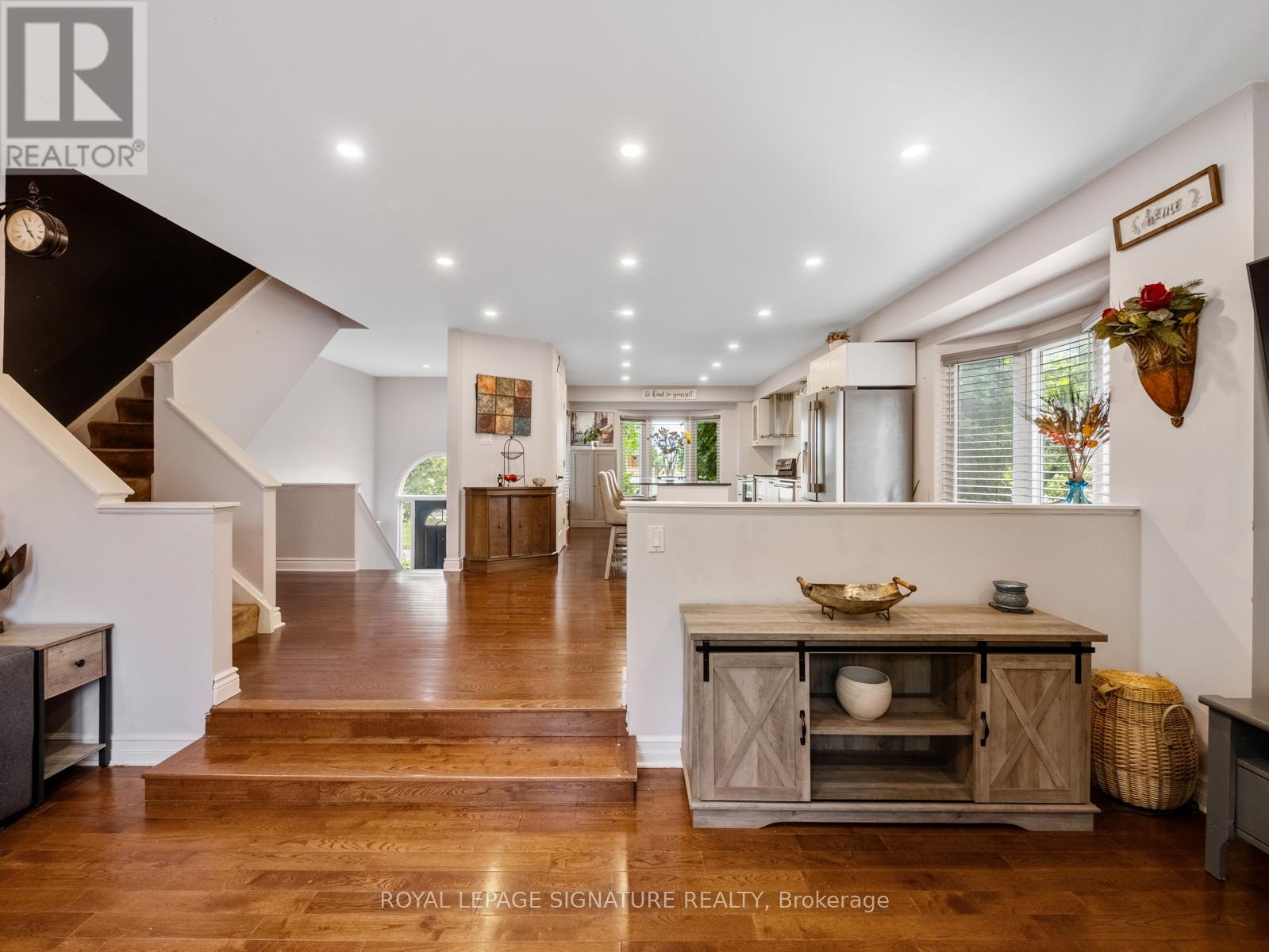 1558 Litchfield Road, Oakville, Ontario  L6H 5P3 - Photo 19 - W12453553