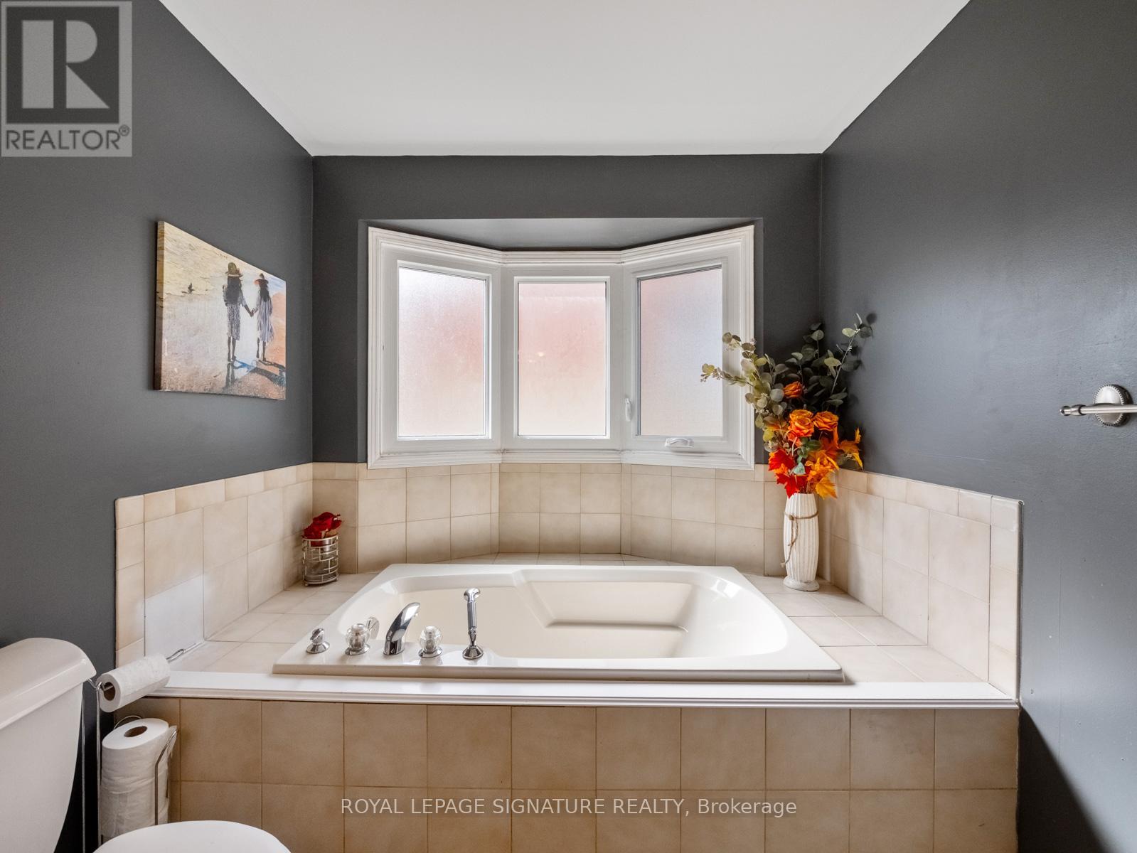 1558 Litchfield Road, Oakville, Ontario  L6H 5P3 - Photo 30 - W12453553