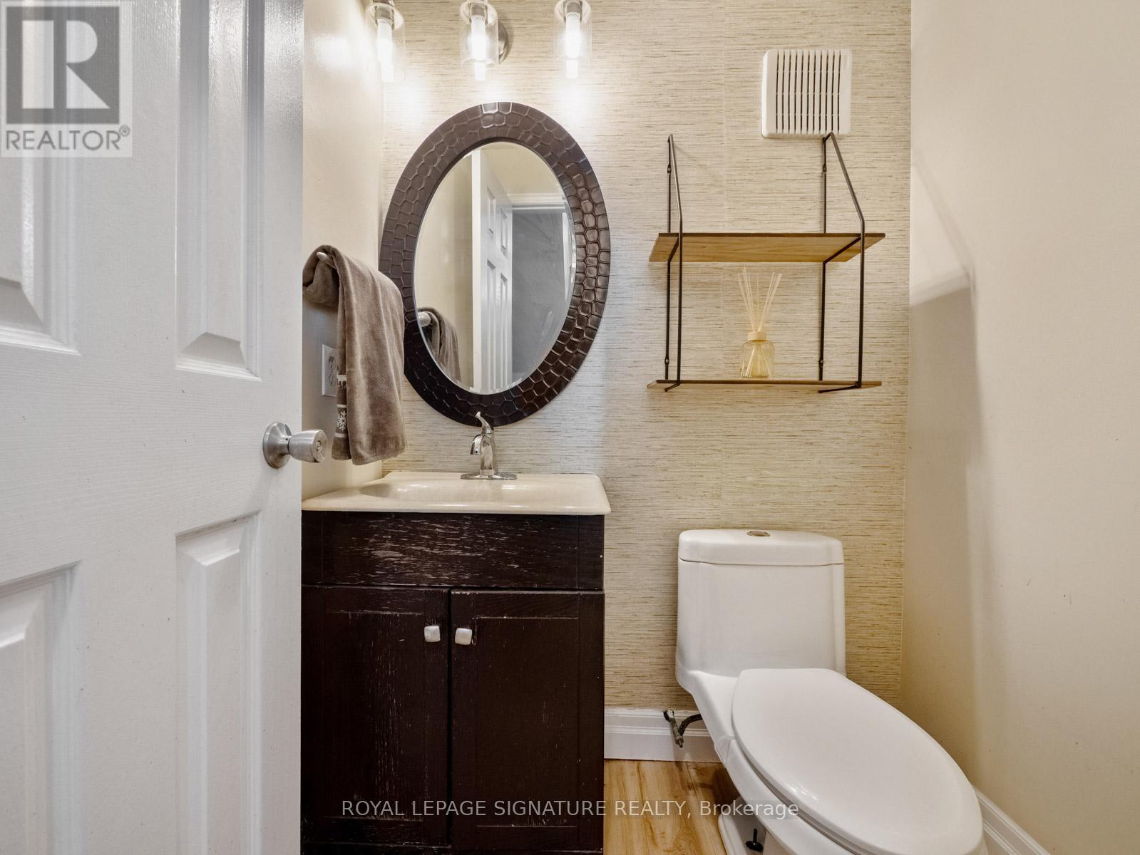 1558 Litchfield Road, Oakville, Ontario  L6H 5P3 - Photo 37 - W12453553