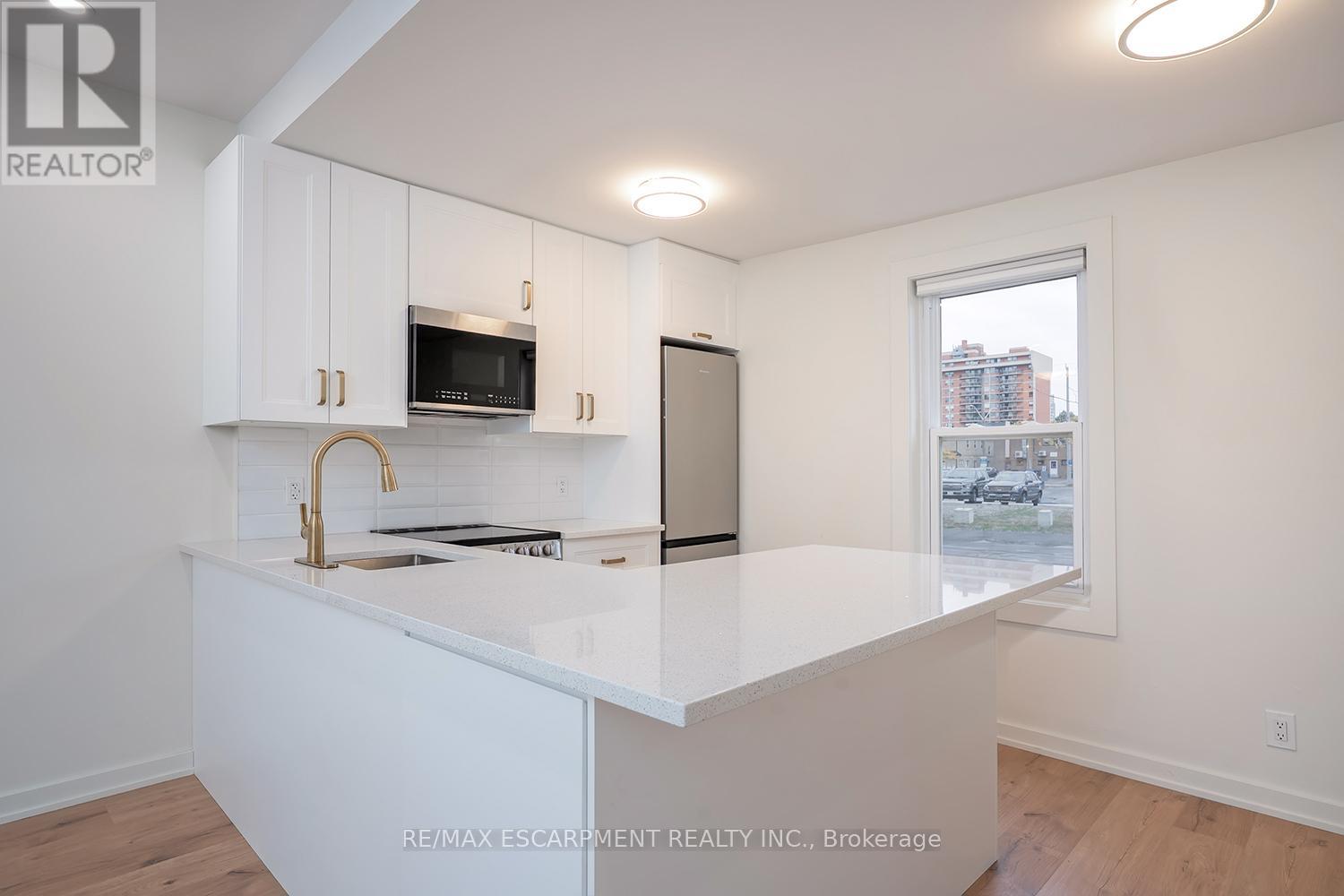 2 - 519 Elizabeth Street, Burlington, Ontario  L7R 2M4 - Photo 10 - W12453558