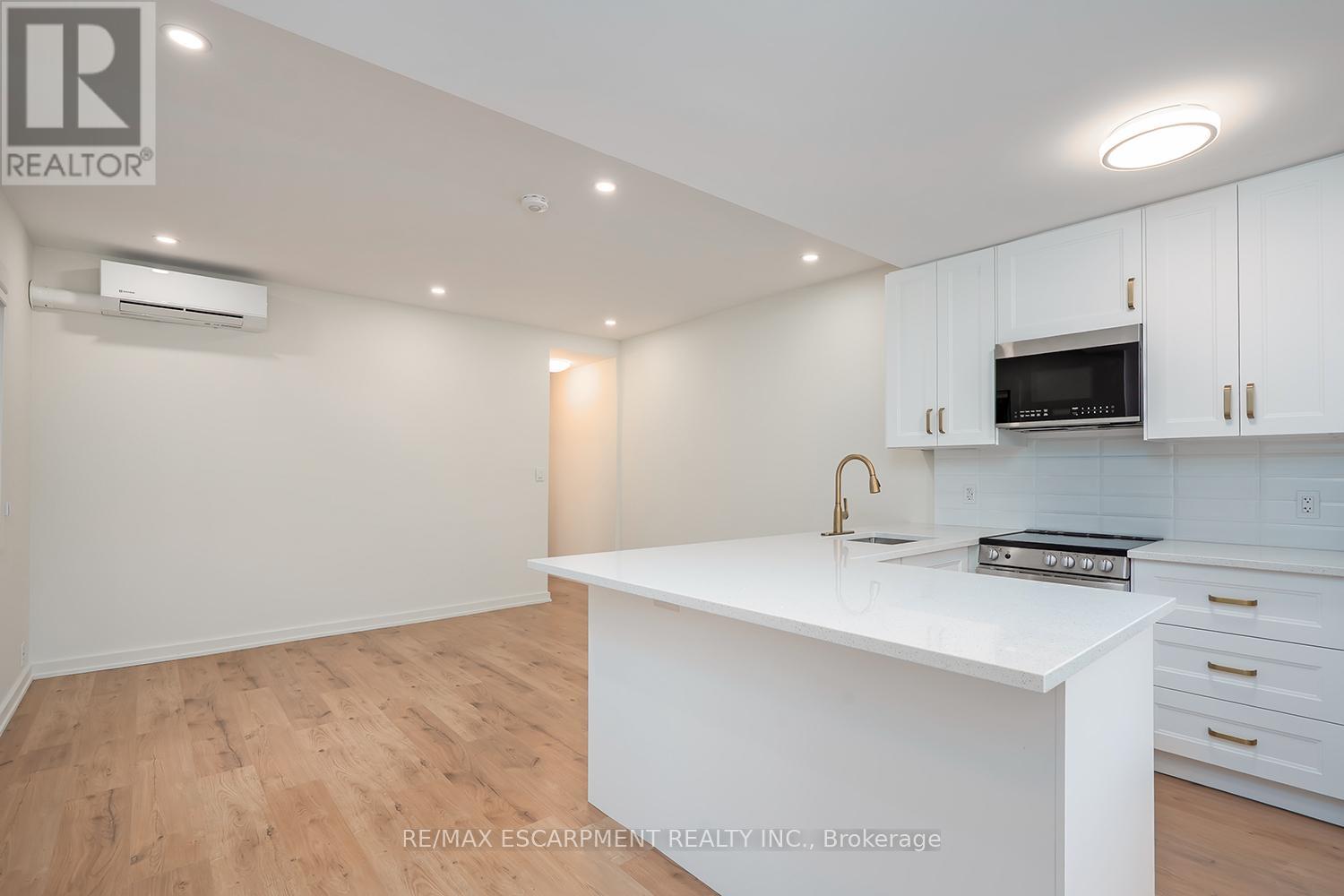 2 - 519 Elizabeth Street, Burlington, Ontario  L7R 2M4 - Photo 11 - W12453558