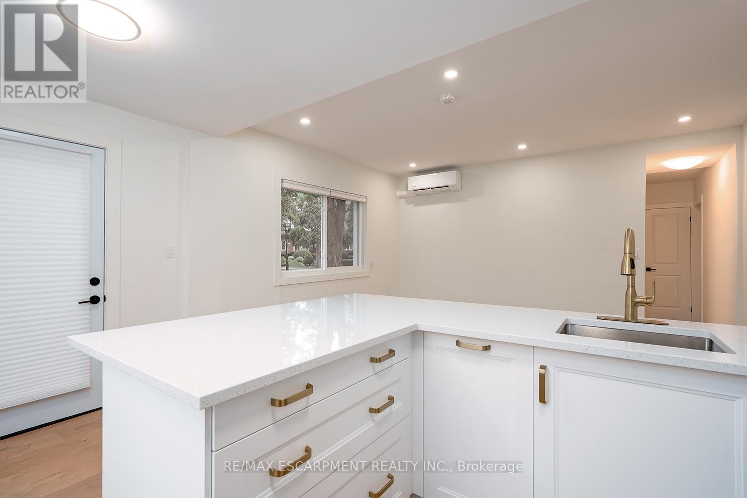2 - 519 Elizabeth Street, Burlington, Ontario  L7R 2M4 - Photo 12 - W12453558