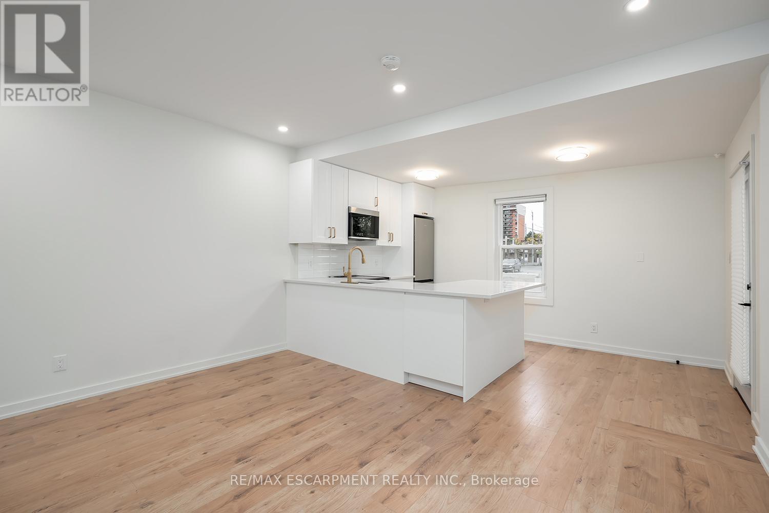 2 - 519 Elizabeth Street, Burlington, Ontario  L7R 2M4 - Photo 14 - W12453558