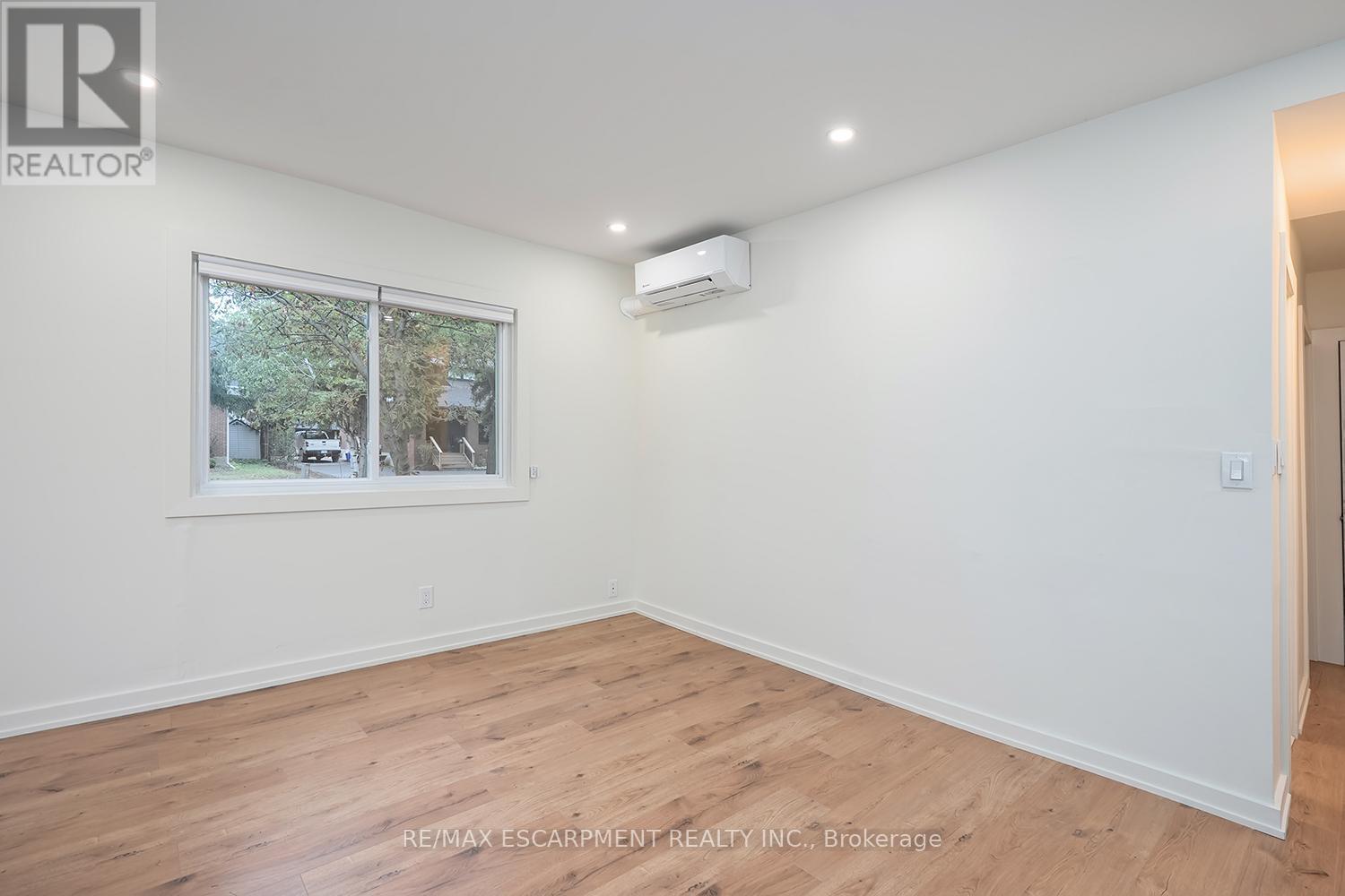 2 - 519 Elizabeth Street, Burlington, Ontario  L7R 2M4 - Photo 15 - W12453558
