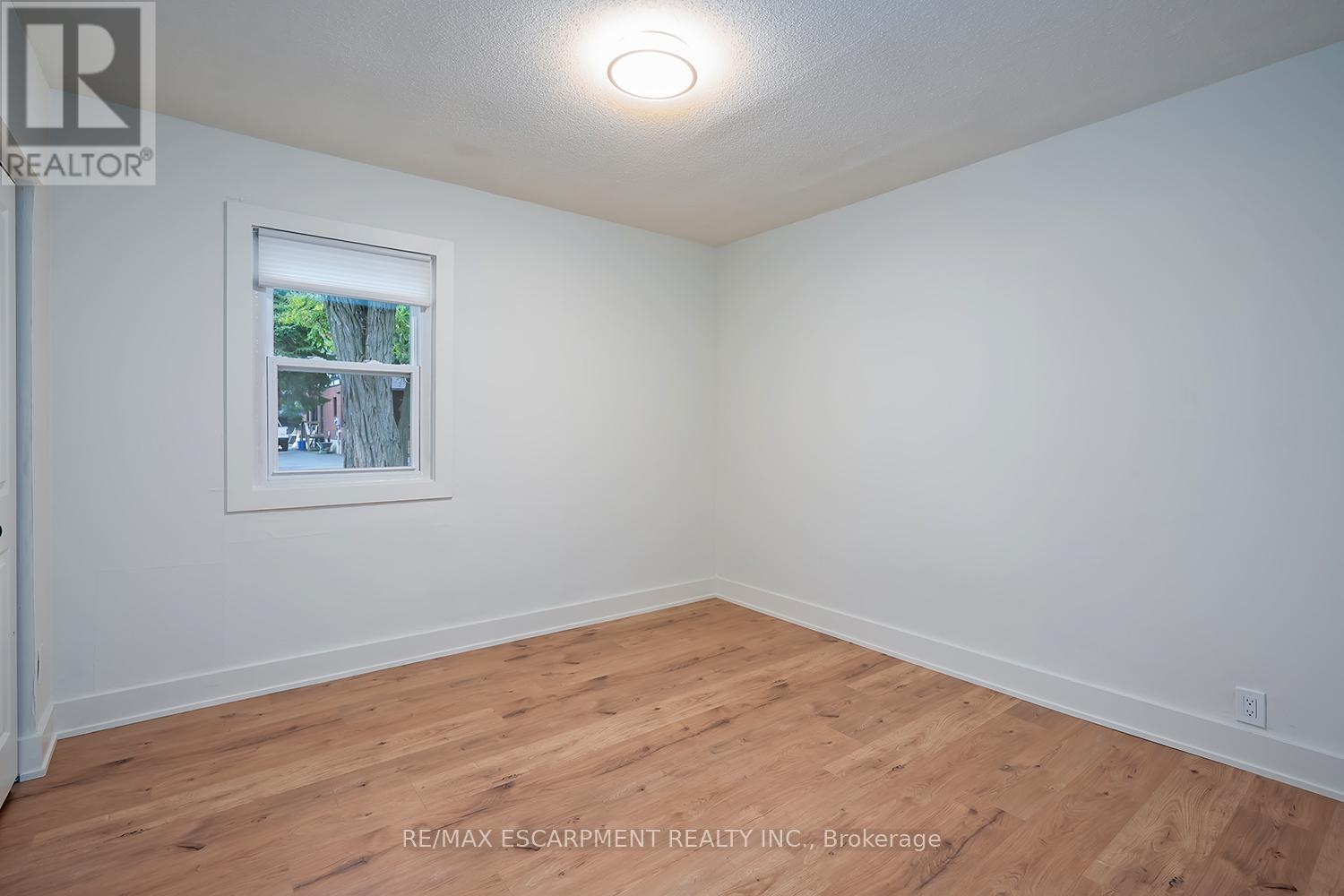 2 - 519 Elizabeth Street, Burlington, Ontario  L7R 2M4 - Photo 16 - W12453558
