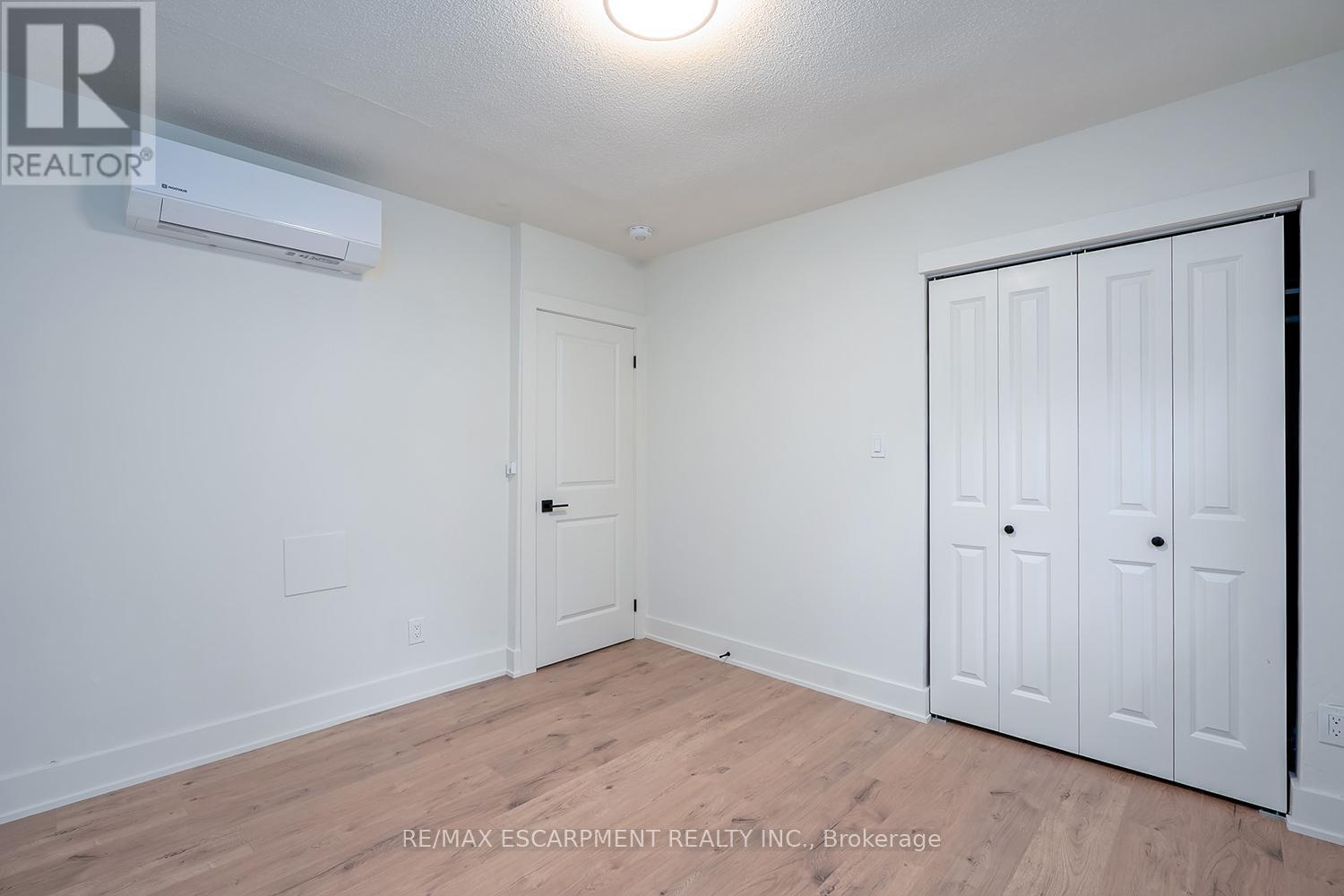 2 - 519 Elizabeth Street, Burlington, Ontario  L7R 2M4 - Photo 17 - W12453558
