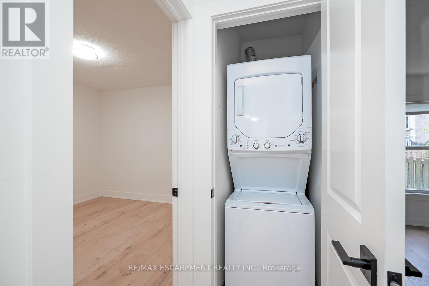 2 - 519 Elizabeth Street, Burlington, Ontario  L7R 2M4 - Photo 18 - W12453558