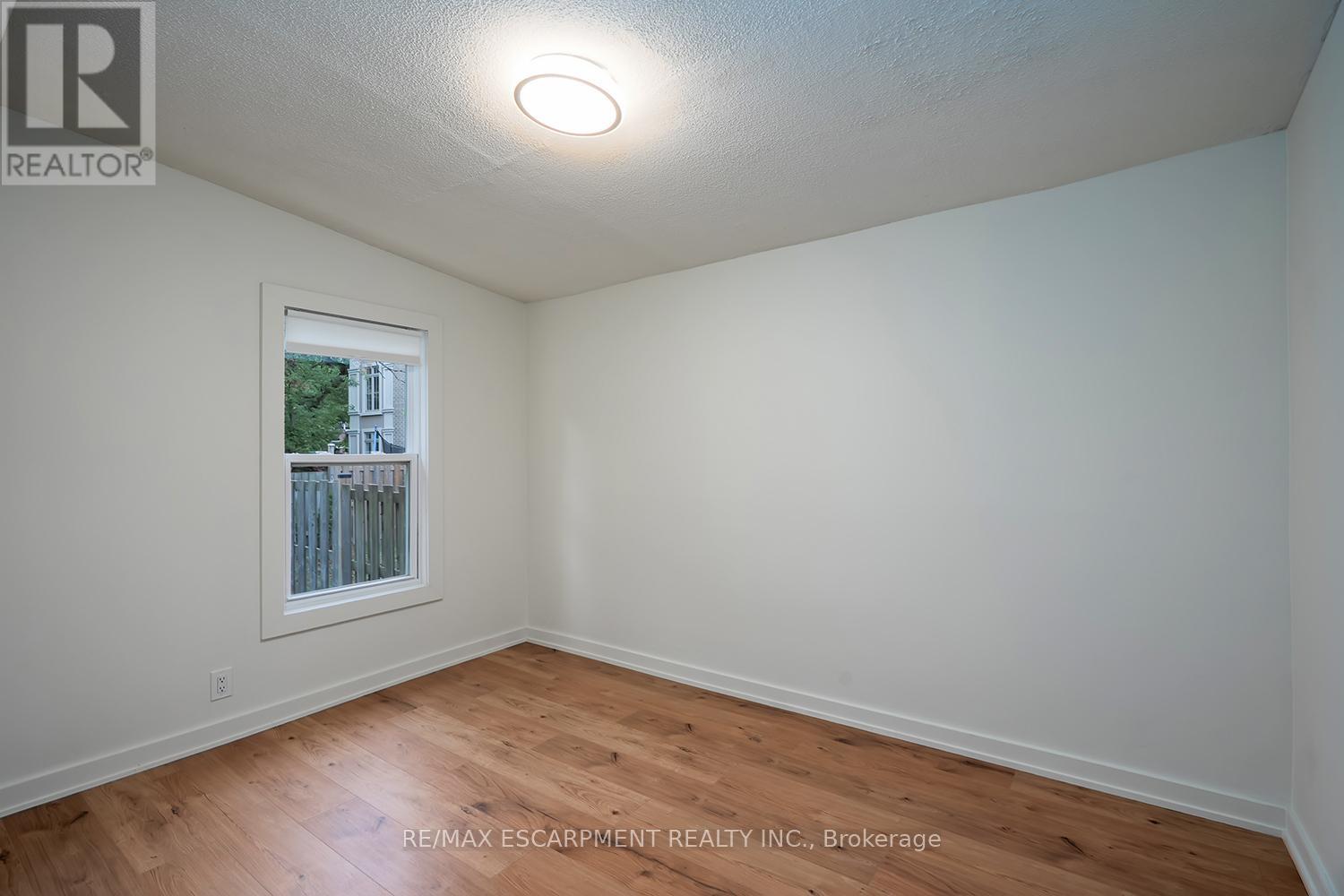 2 - 519 Elizabeth Street, Burlington, Ontario  L7R 2M4 - Photo 19 - W12453558