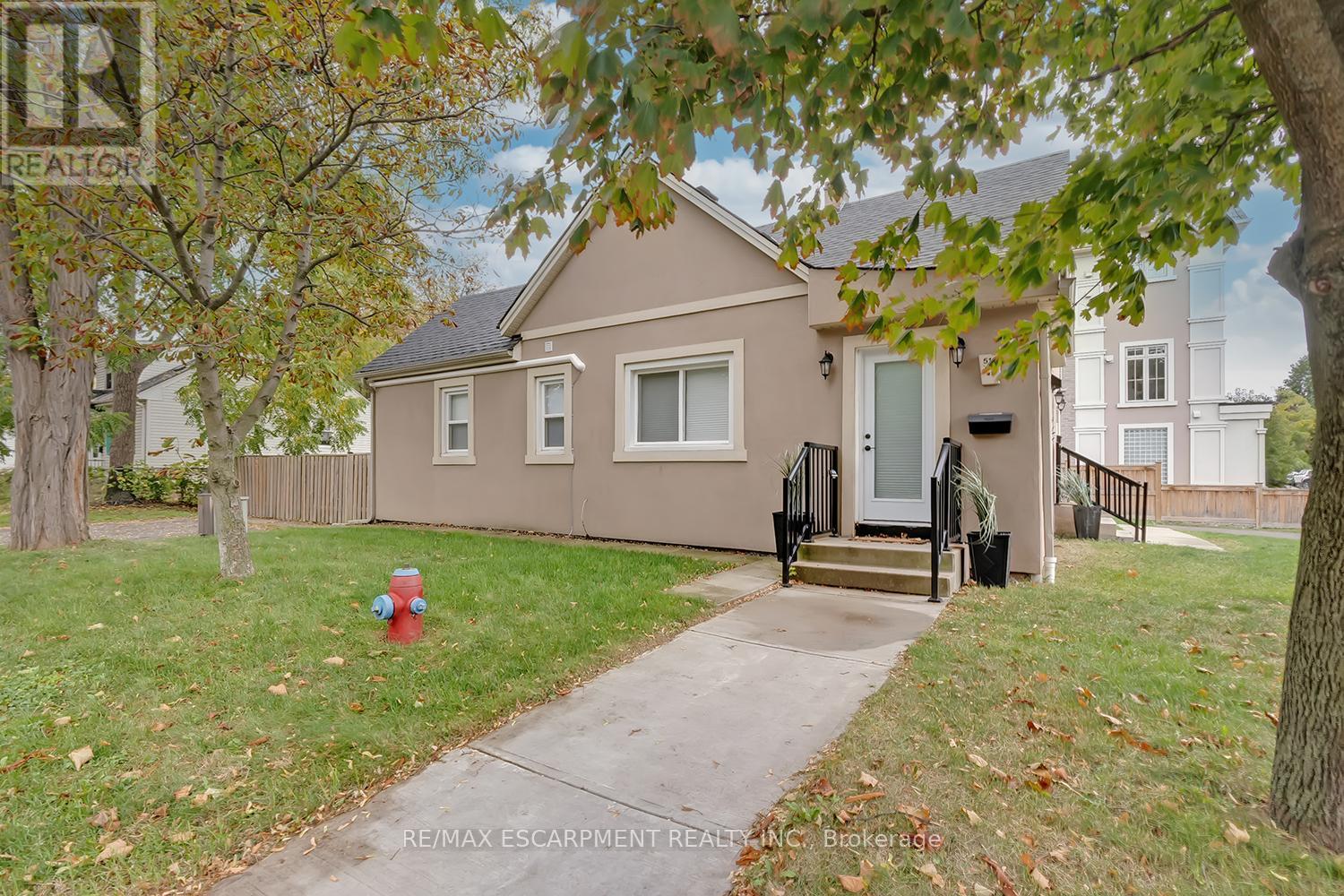 2 - 519 Elizabeth Street, Burlington, Ontario  L7R 2M4 - Photo 2 - W12453558