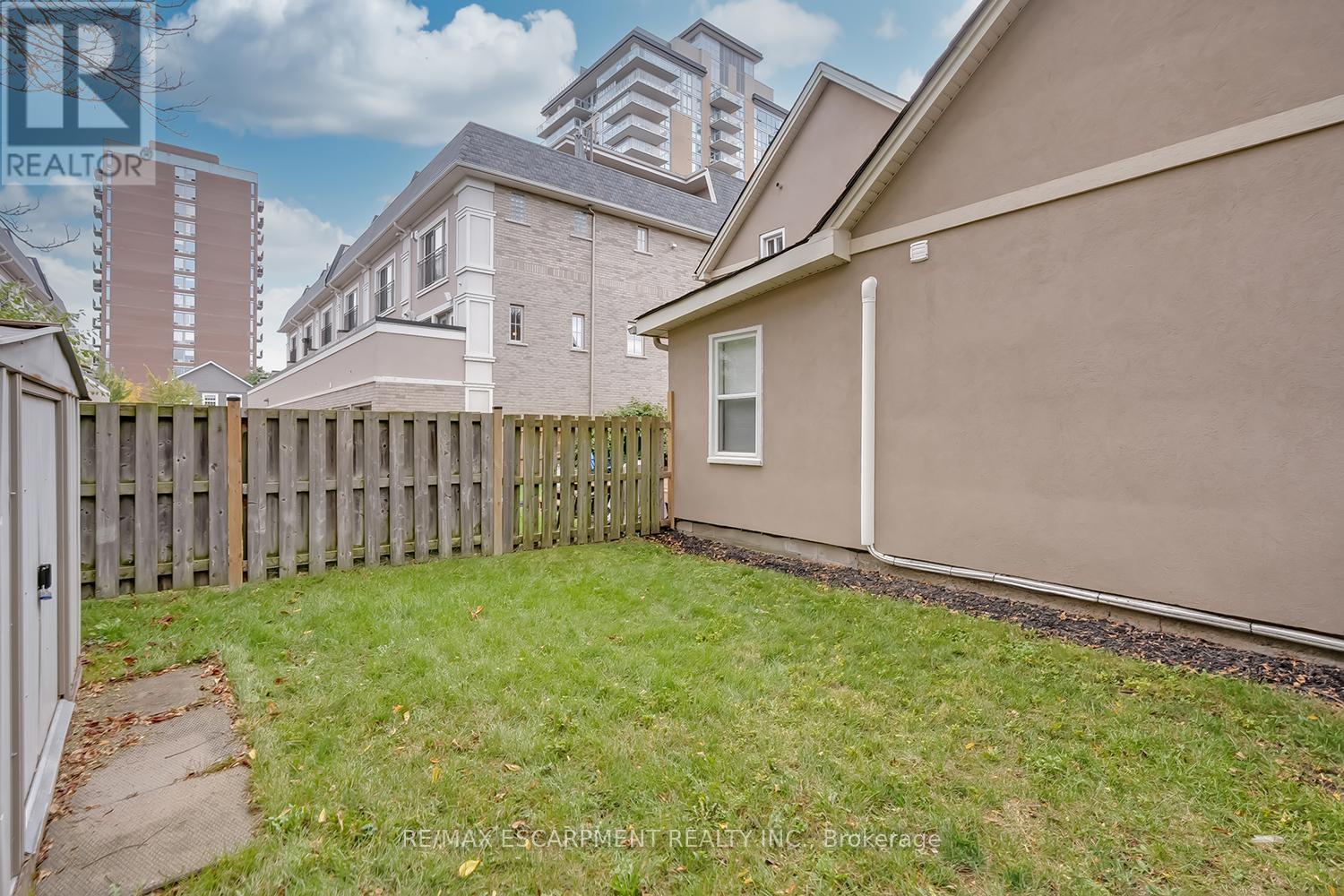 2 - 519 Elizabeth Street, Burlington, Ontario  L7R 2M4 - Photo 22 - W12453558