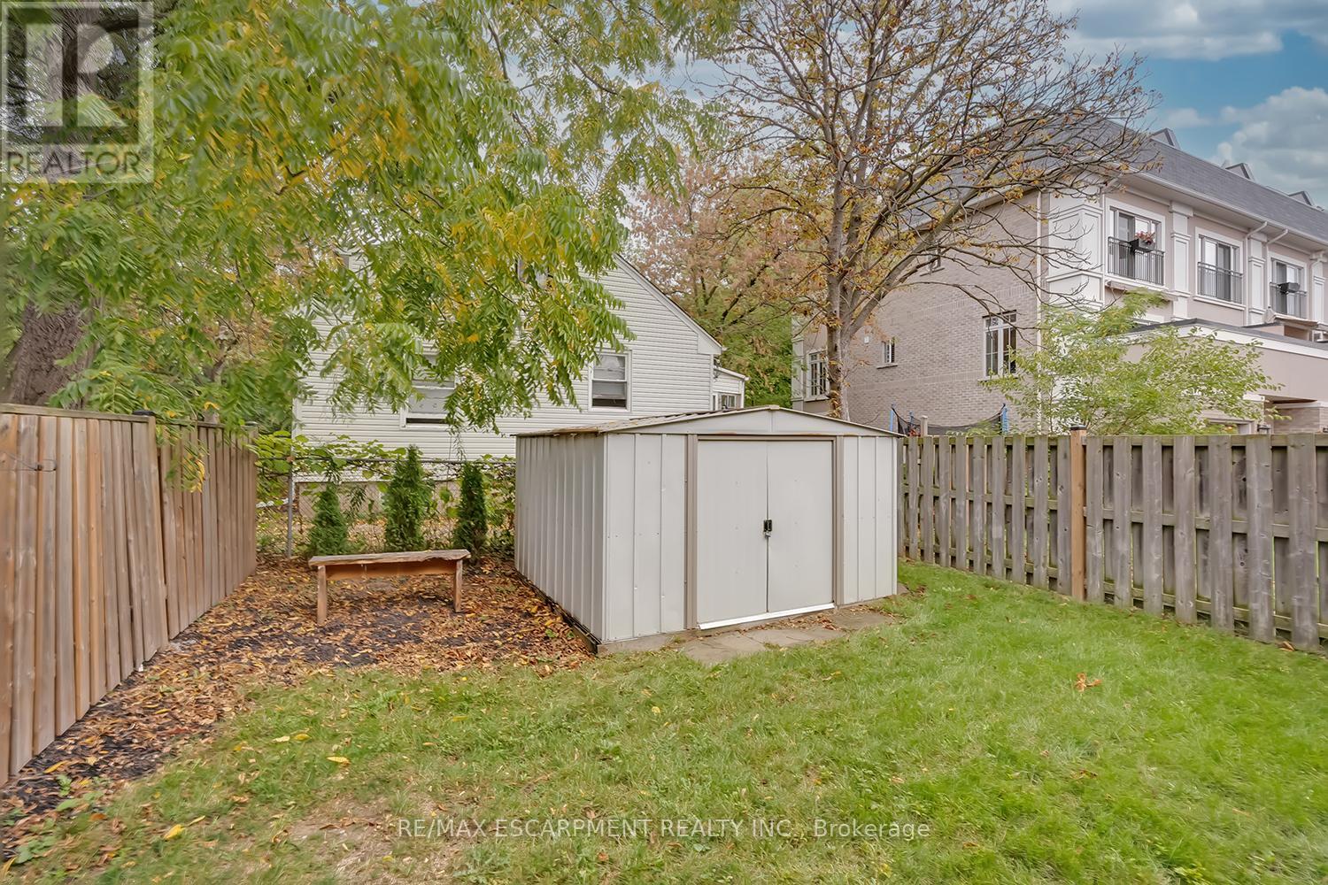 2 - 519 Elizabeth Street, Burlington, Ontario  L7R 2M4 - Photo 23 - W12453558