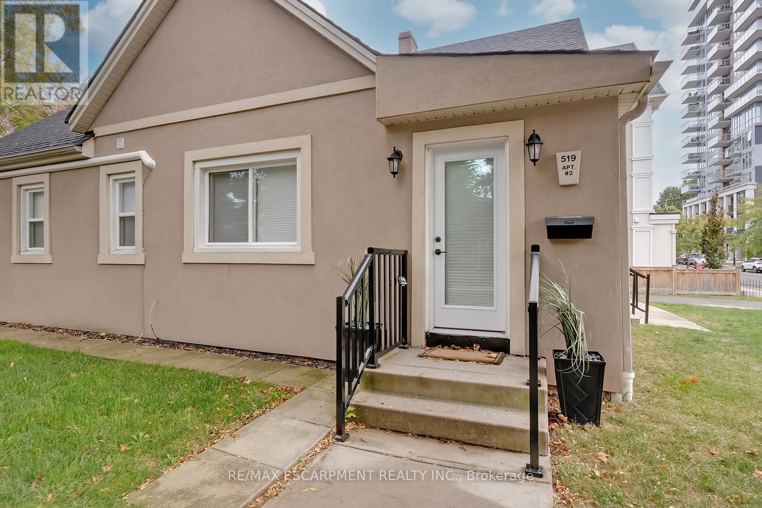 2 - 519 Elizabeth Street, Burlington, Ontario  L7R 2M4 - Photo 3 - W12453558