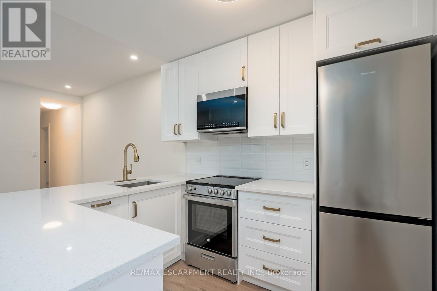 2 - 519 Elizabeth Street, Burlington, Ontario  L7R 2M4 - Photo 9 - W12453558