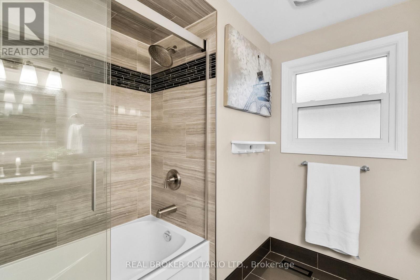 782 Laurier Avenue, Milton, Ontario  L9T 4H1 - Photo 27 - W12453576