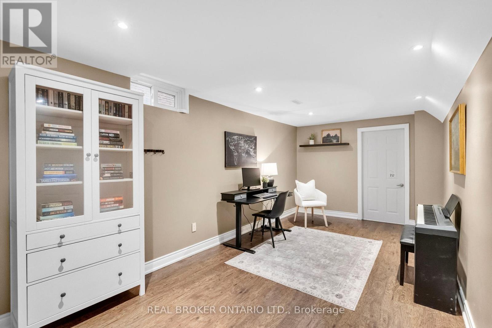 782 Laurier Avenue, Milton, Ontario  L9T 4H1 - Photo 29 - W12453576