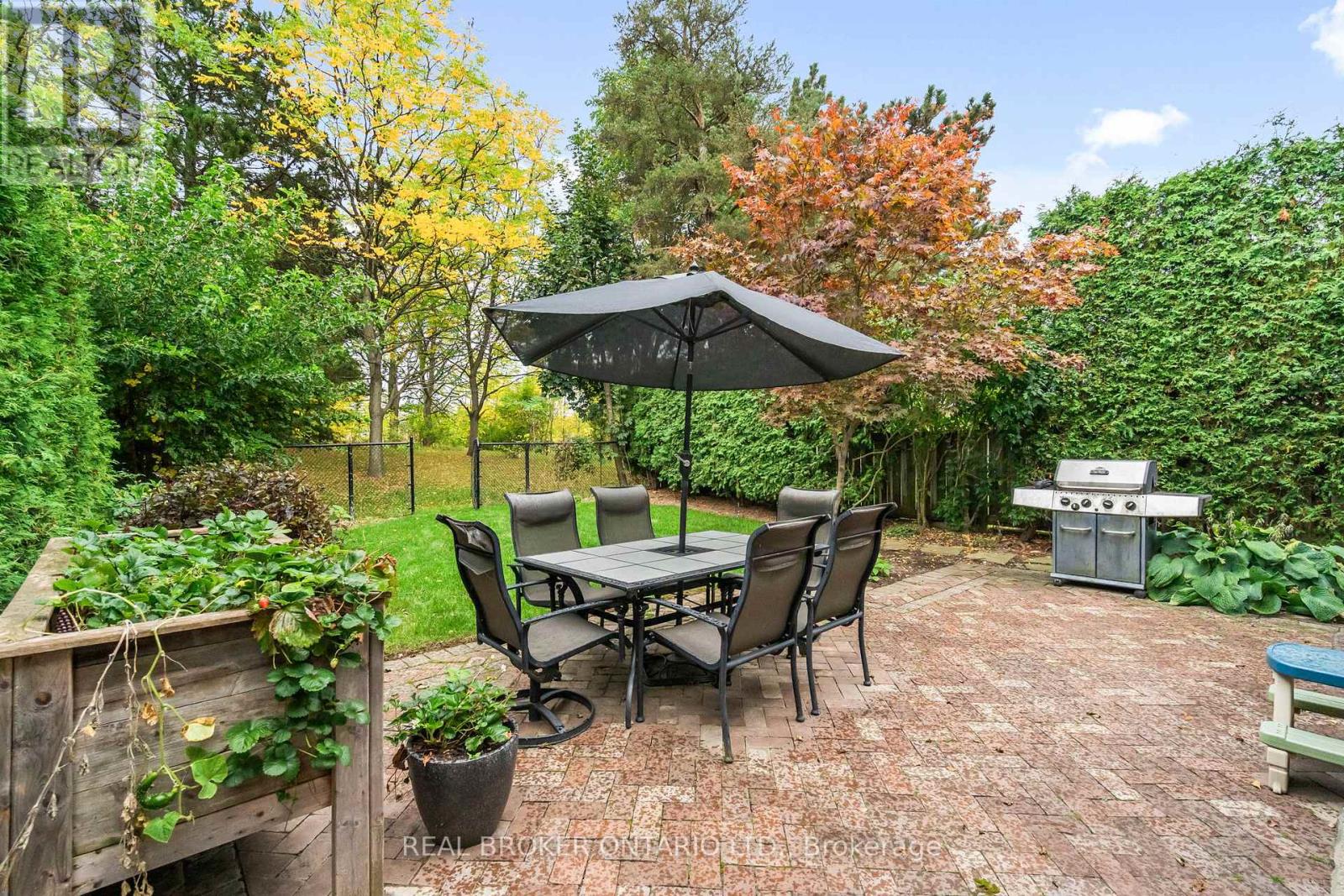 782 Laurier Avenue, Milton, Ontario  L9T 4H1 - Photo 3 - W12453576