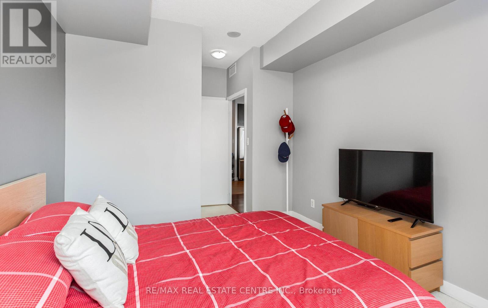1504 - 4065 Brickstone Mews, Mississauga, Ontario  L5B 0G3 - Photo 15 - W12453585