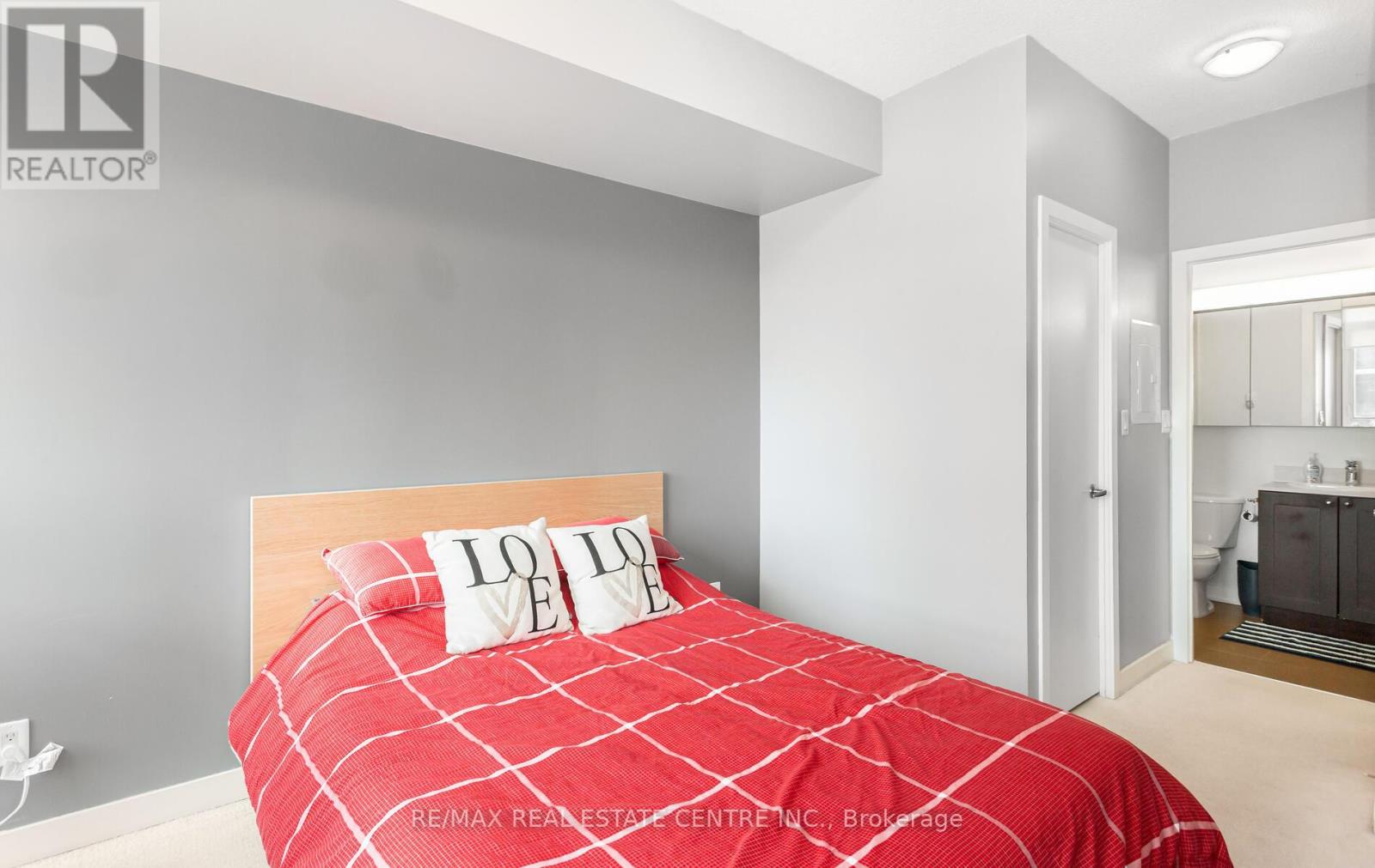 1504 - 4065 Brickstone Mews, Mississauga, Ontario  L5B 0G3 - Photo 16 - W12453585