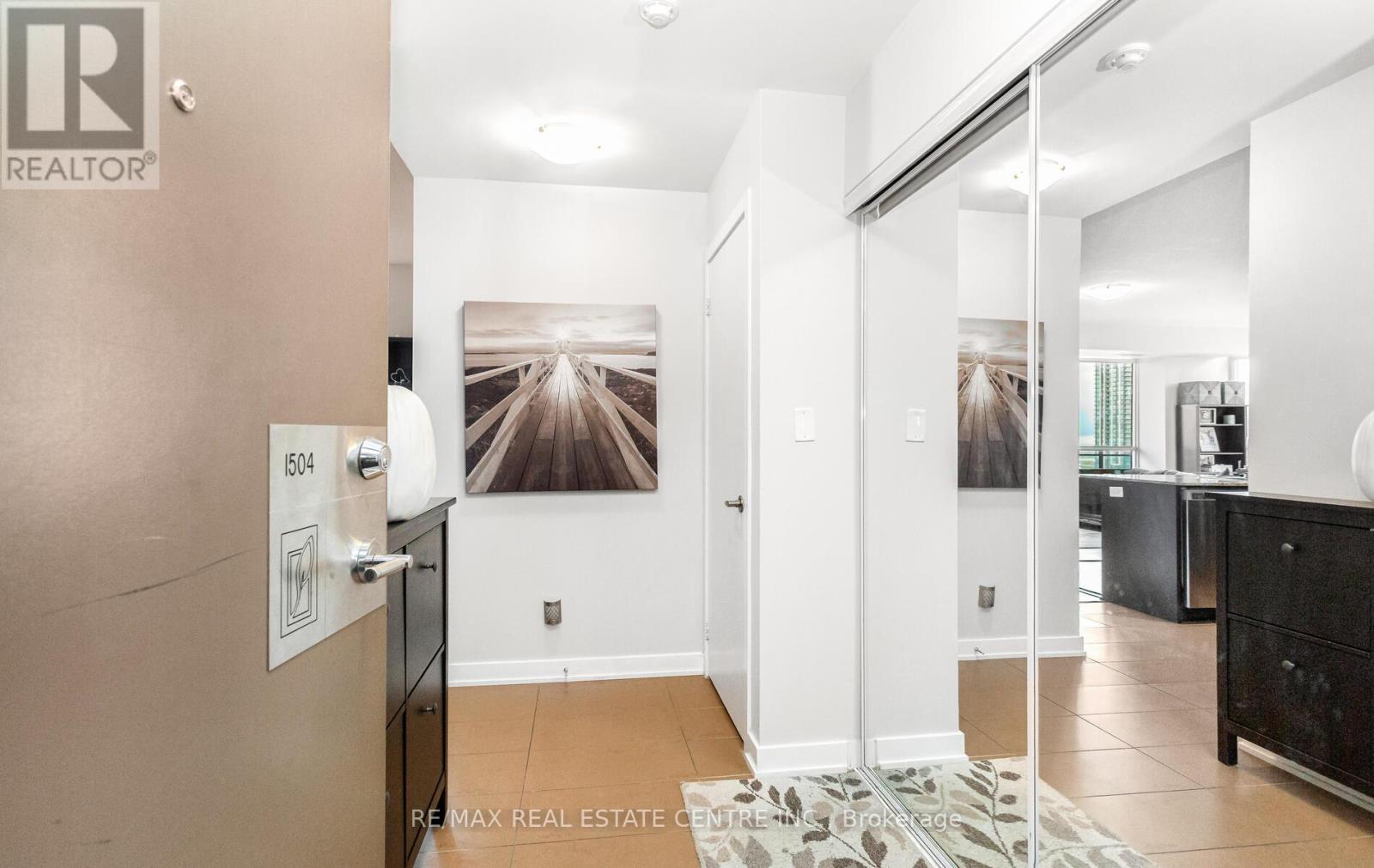 1504 - 4065 Brickstone Mews, Mississauga, Ontario  L5B 0G3 - Photo 4 - W12453585