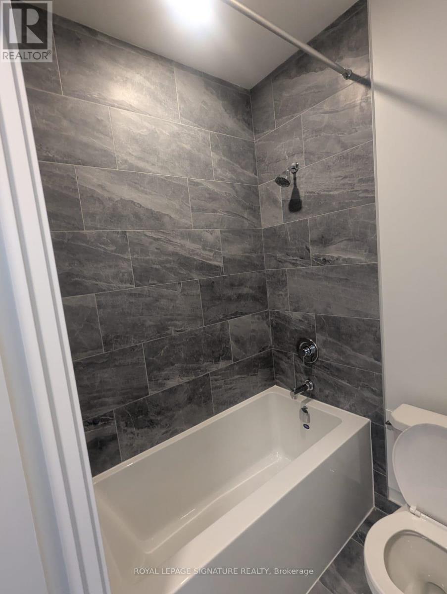 205 - 395 Square One Drive, Mississauga, Ontario  L5B 0P6 - Photo 11 - W12453590