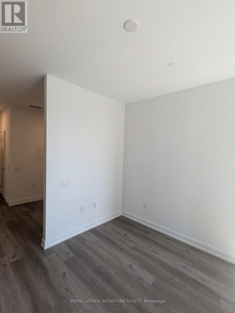205 - 395 Square One Drive, Mississauga, Ontario  L5B 0P6 - Photo 14 - W12453590
