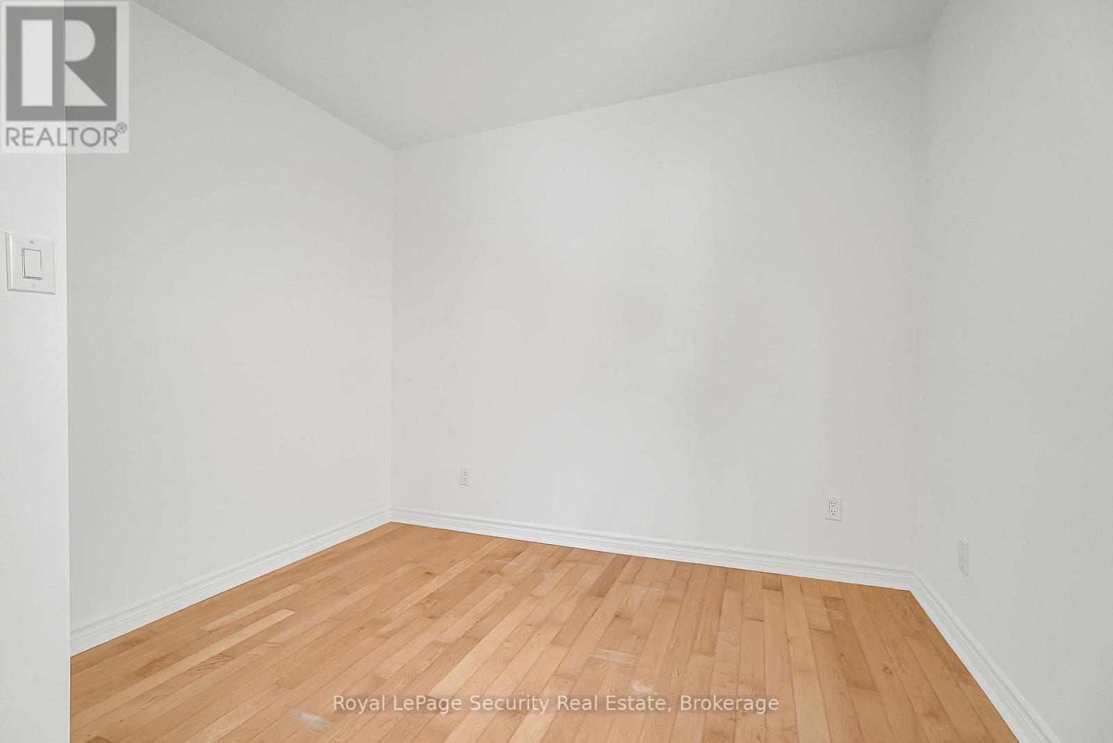 163 Church Street, Toronto, Ontario  M5B 1Y4 - Photo 18 - W12453597