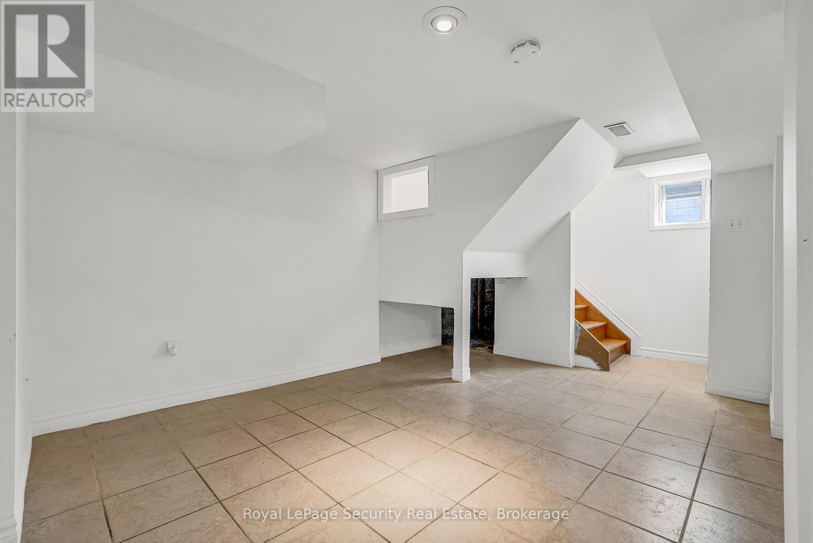 163 Church Street, Toronto, Ontario  M5B 1Y4 - Photo 27 - W12453597