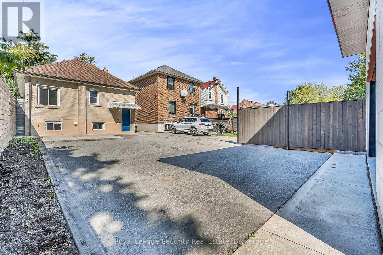 163 Church Street, Toronto, Ontario  M5B 1Y4 - Photo 37 - W12453597