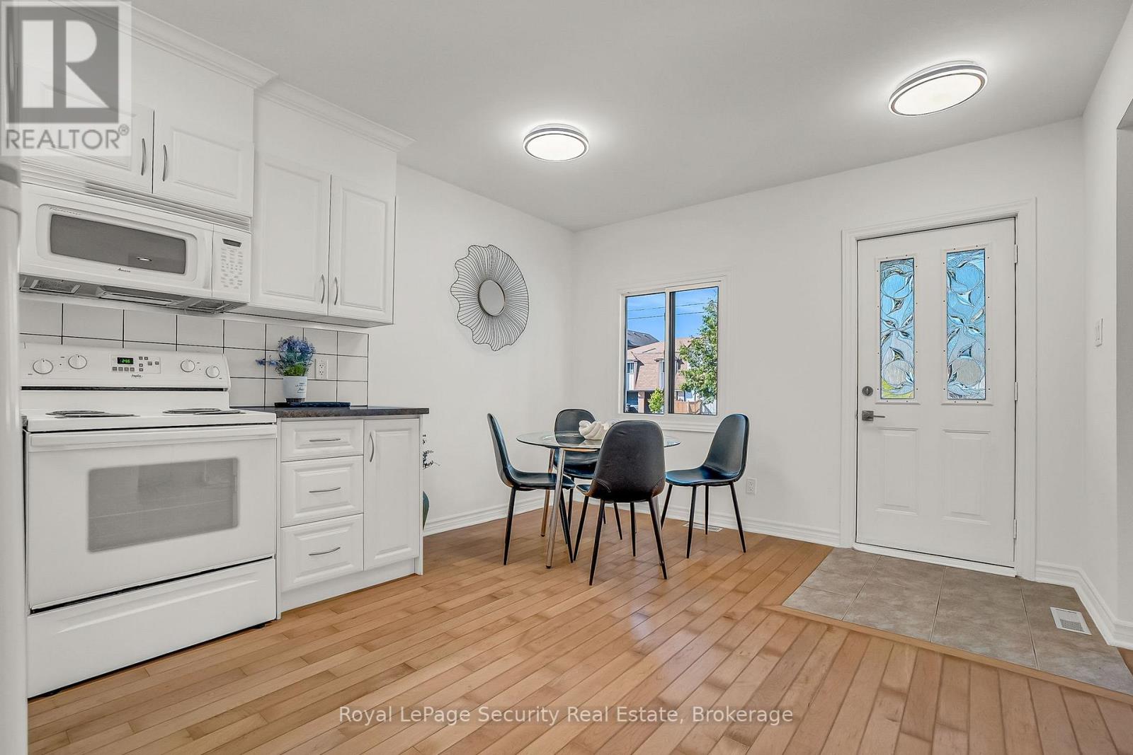 163 Church Street, Toronto, Ontario  M5B 1Y4 - Photo 6 - W12453597