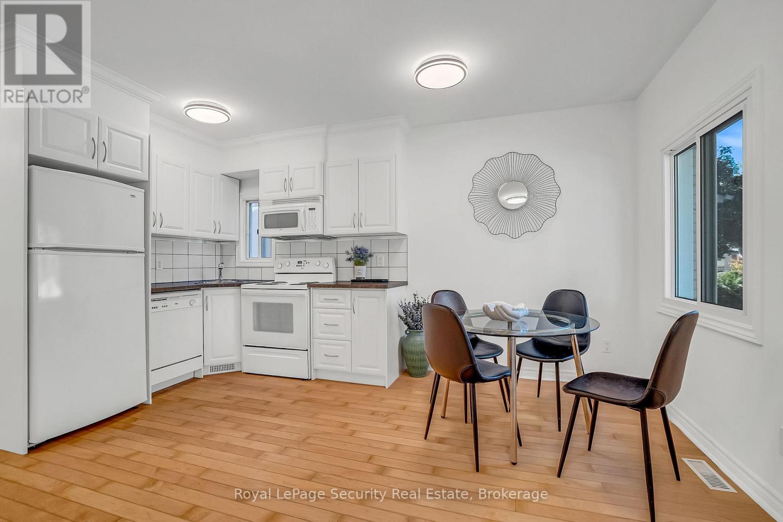 163 Church Street, Toronto, Ontario  M5B 1Y4 - Photo 8 - W12453597