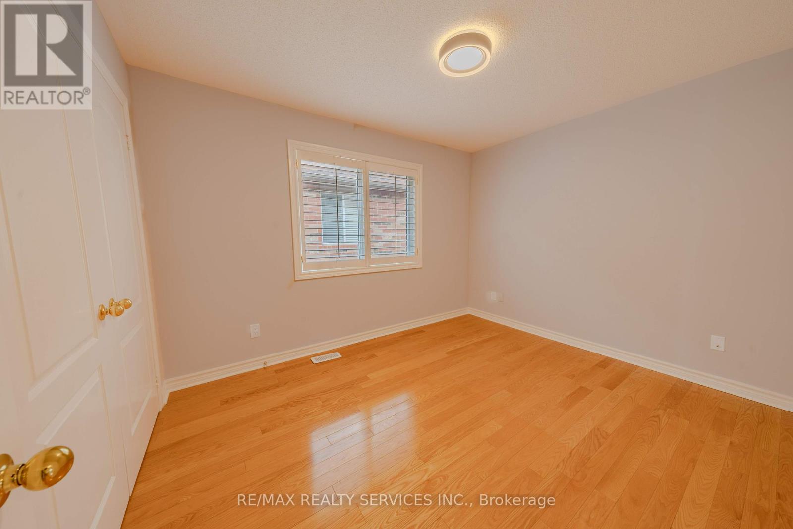 5918 Bassinger Place, Mississauga, Ontario  L5M 6K5 - Photo 38 - W12453615