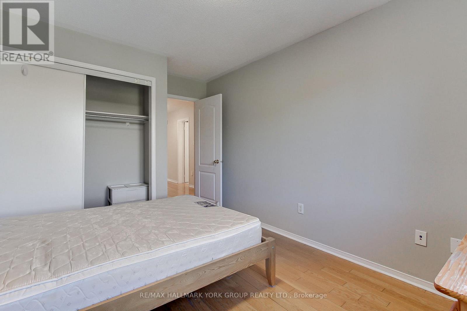 60 Delabo Drive, Toronto, Ontario  M3J 3S4 - Photo 22 - W12373945