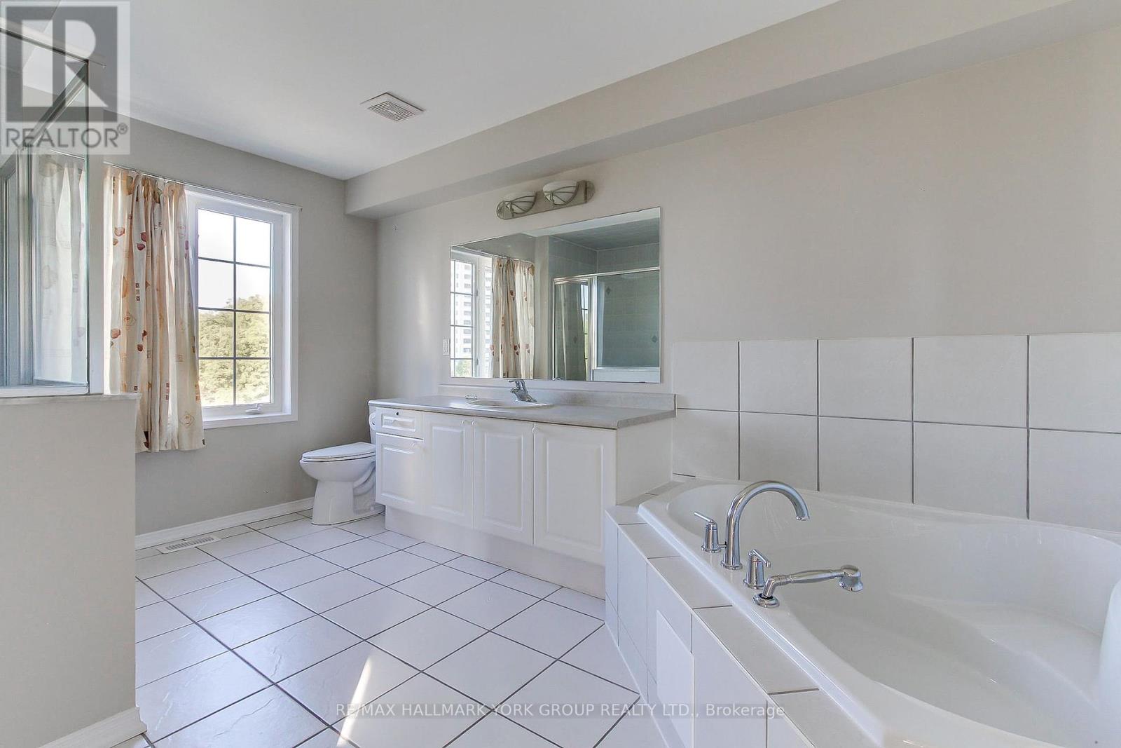 60 Delabo Drive, Toronto, Ontario  M3J 3S4 - Photo 35 - W12373945