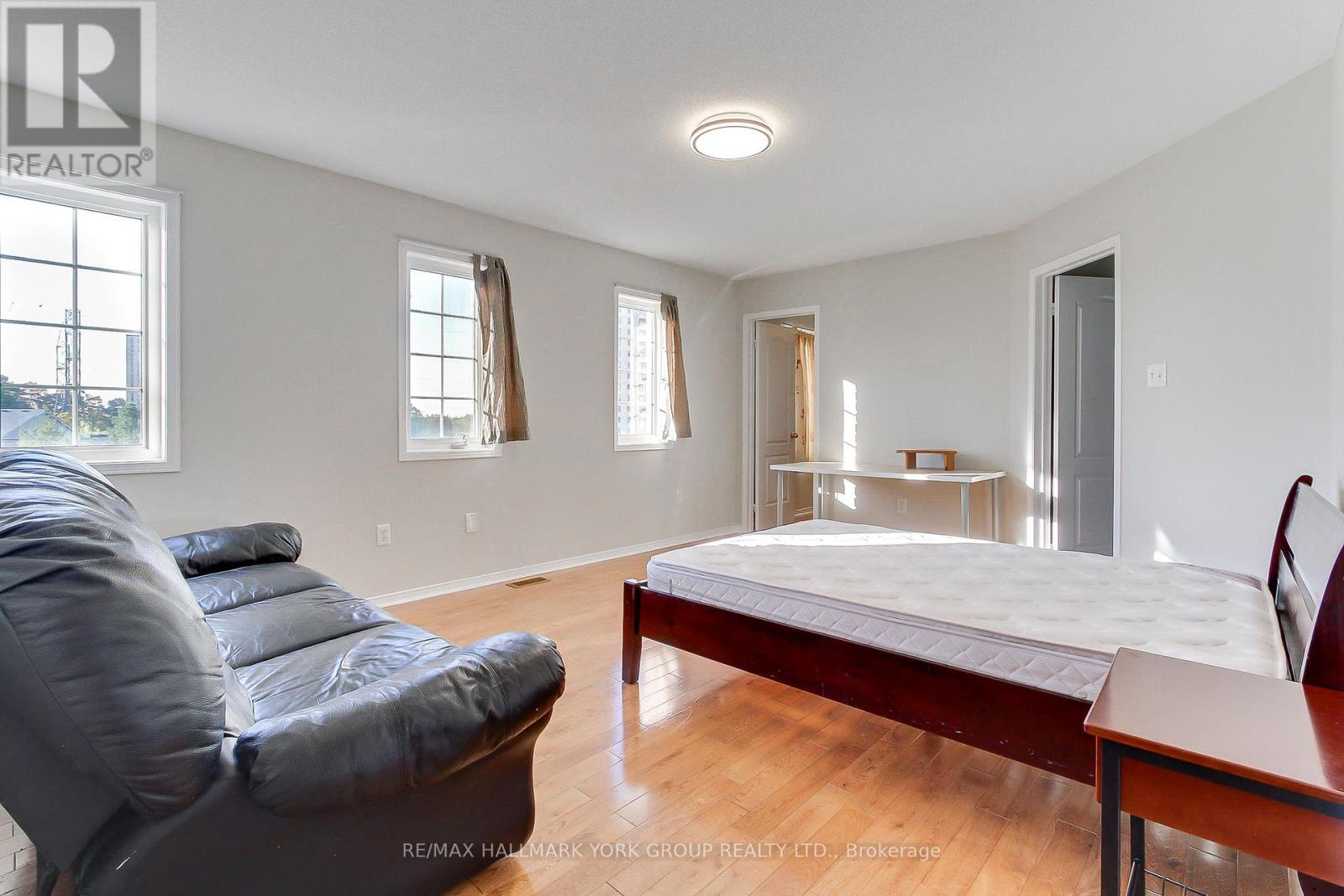 60 Delabo Drive, Toronto, Ontario  M3J 3S4 - Photo 33 - W12373945