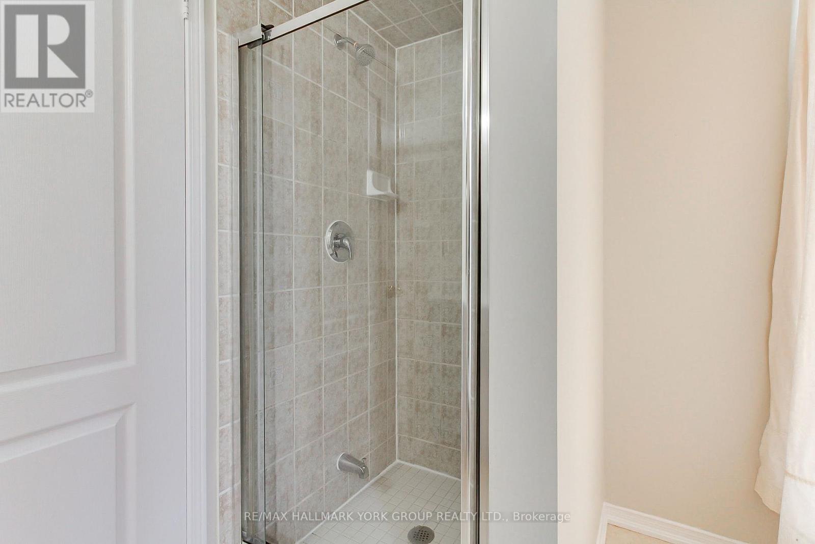 60 Delabo Drive, Toronto, Ontario  M3J 3S4 - Photo 25 - W12373945