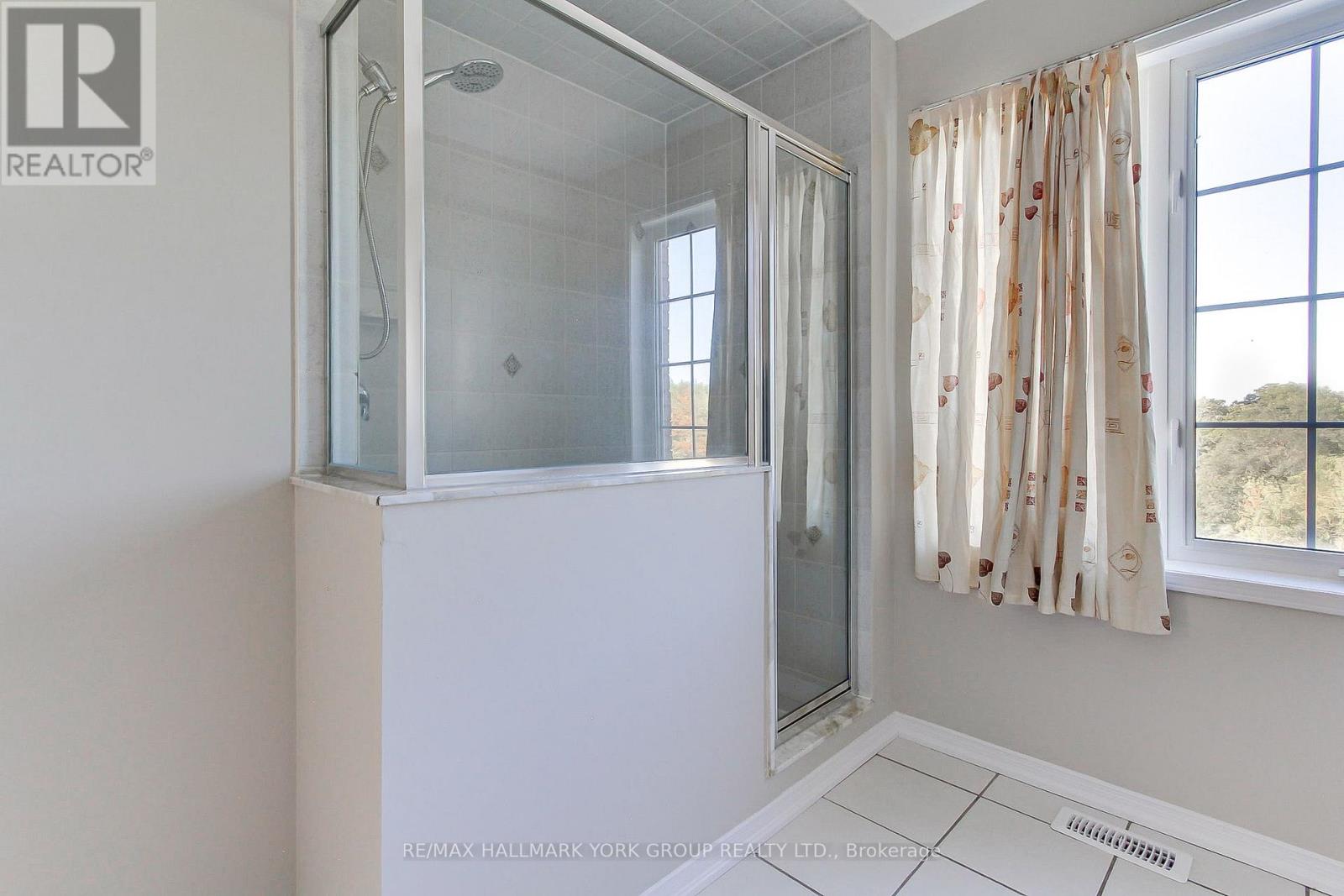 60 Delabo Drive, Toronto, Ontario  M3J 3S4 - Photo 36 - W12373945