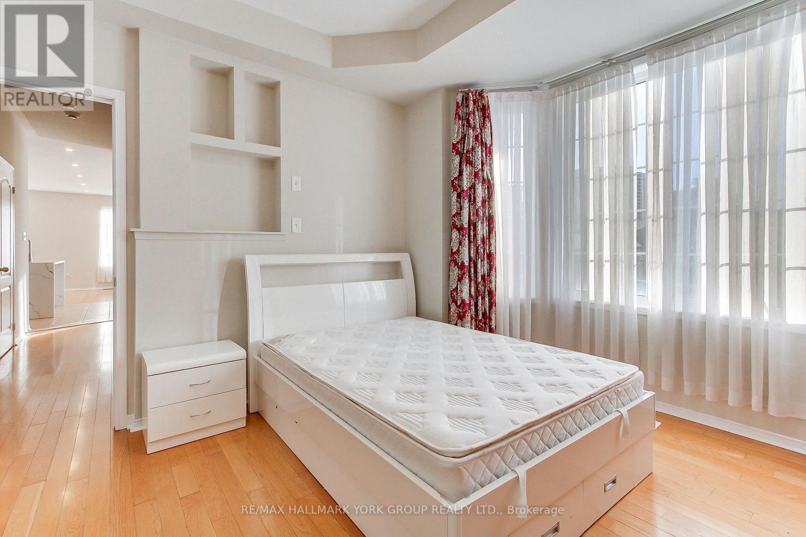 60 Delabo Drive, Toronto, Ontario  M3J 3S4 - Photo 16 - W12373945