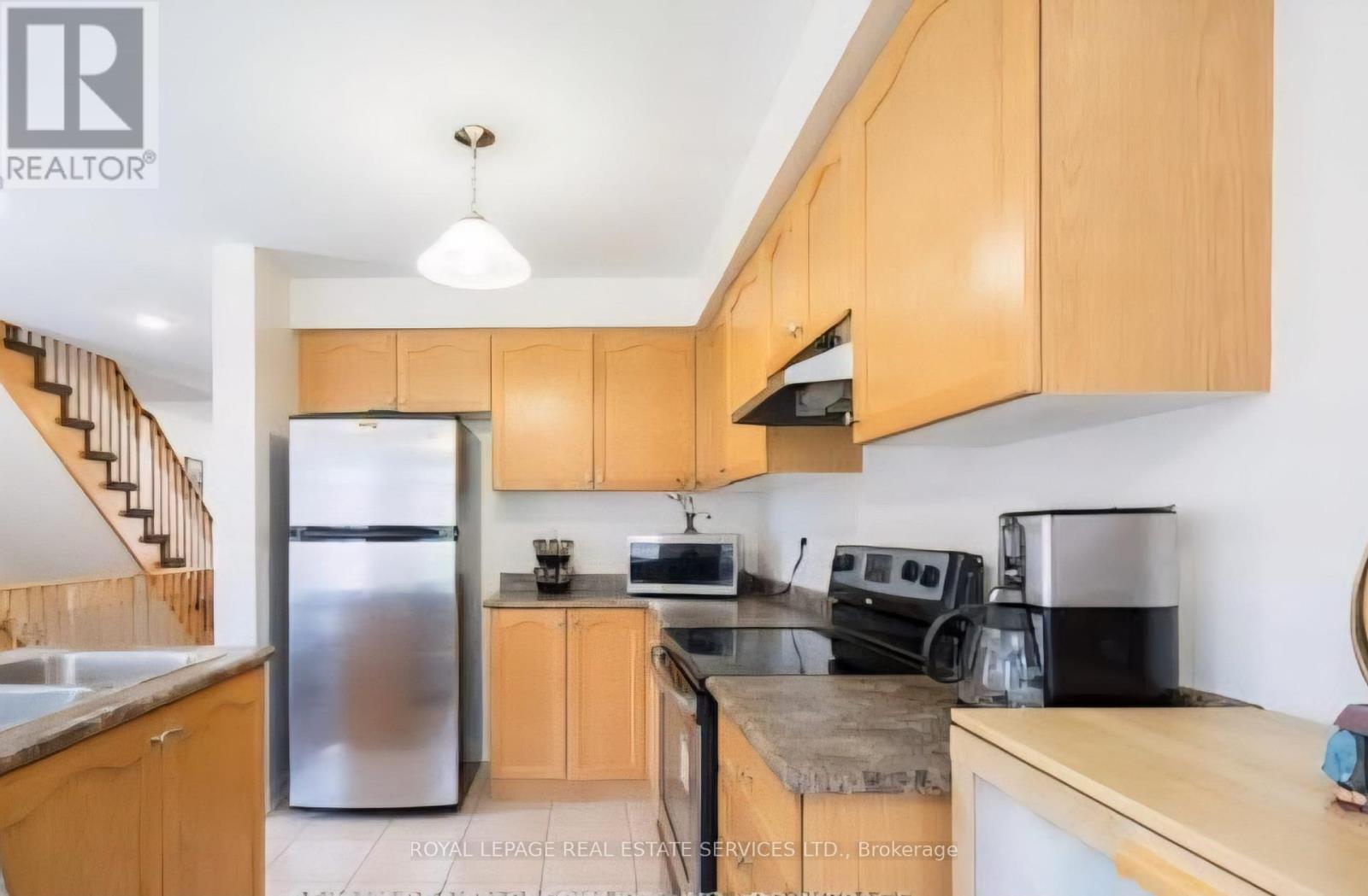 439 Aspendale Crescent, Mississauga, Ontario  L5W 0E7 - Photo 8 - W12438895
