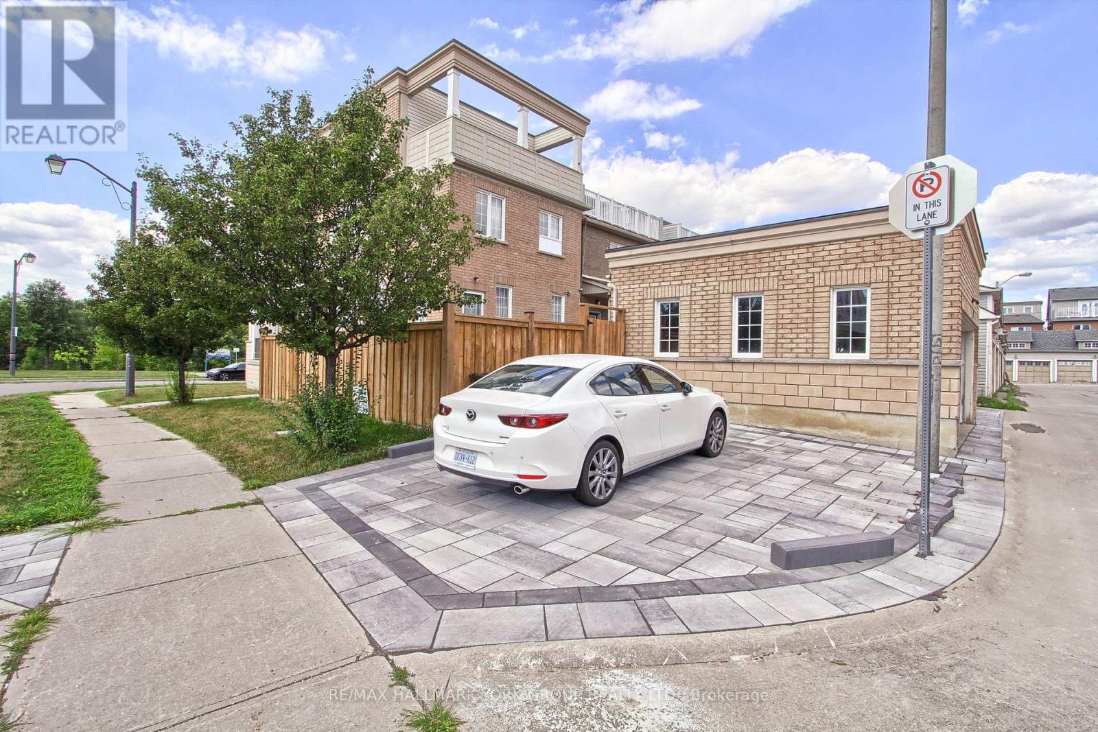 60 Delabo Drive, Toronto, Ontario  M3J 3S4 - Photo 45 - W12373945