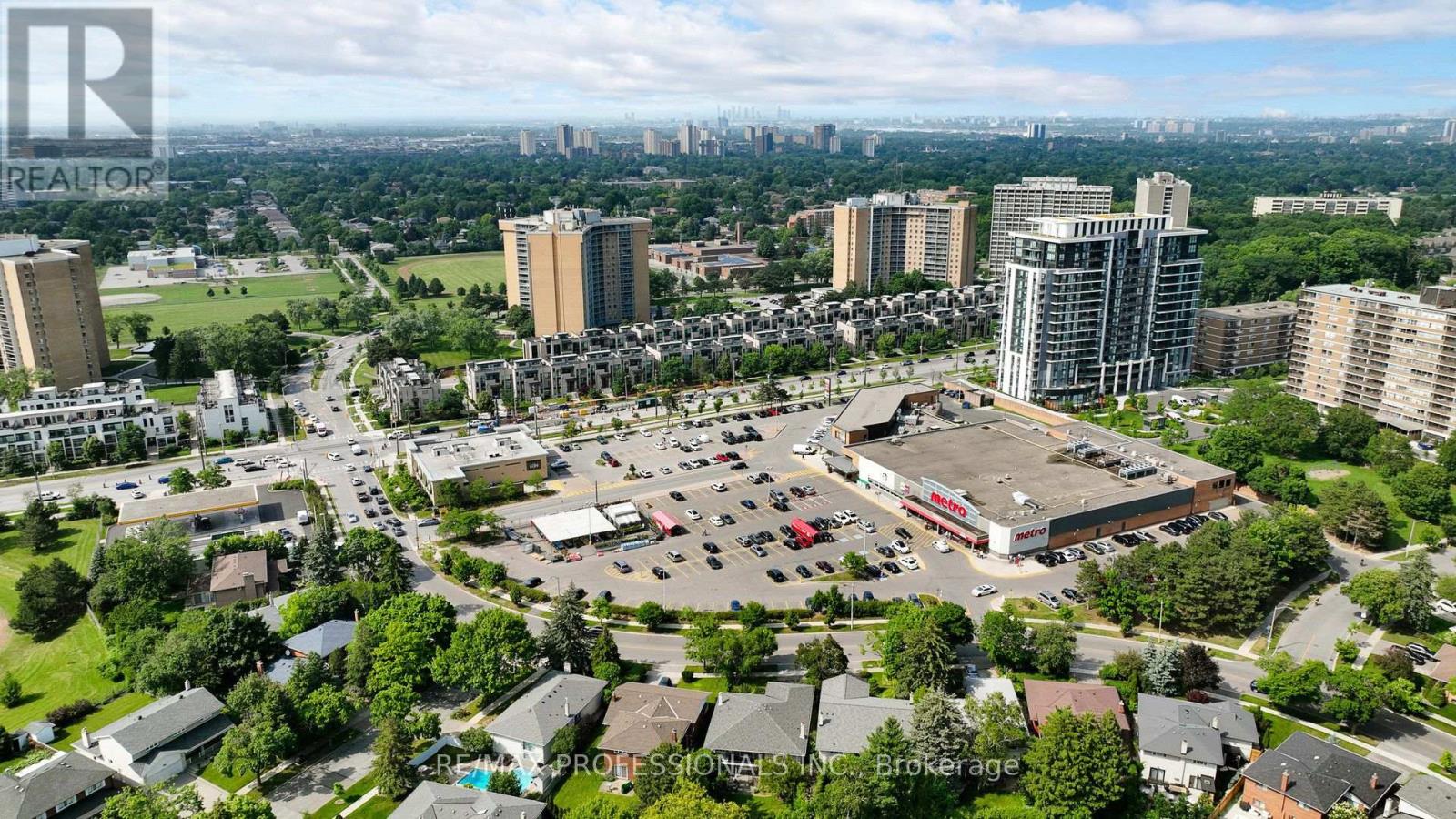 84 North Heights Road, Toronto, Ontario  M9B 2T8 - Photo 47 - W12451250