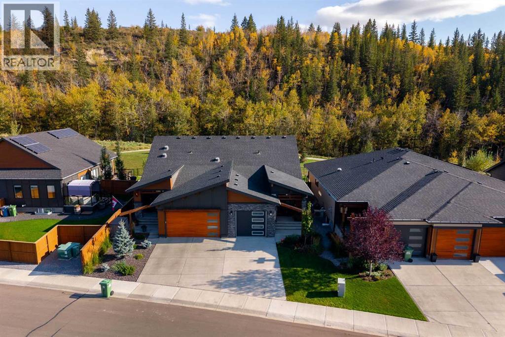 84 Riviera Court, Cochrane, Alberta  T4C 2V8 - Photo 2 - A2260260