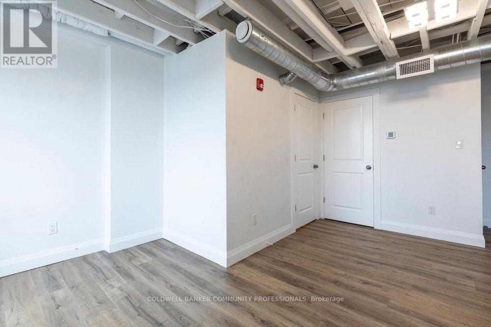 302 - 433 Barton Street E, Hamilton, Ontario  L8L 2Y5 - Photo 14 - X12453573