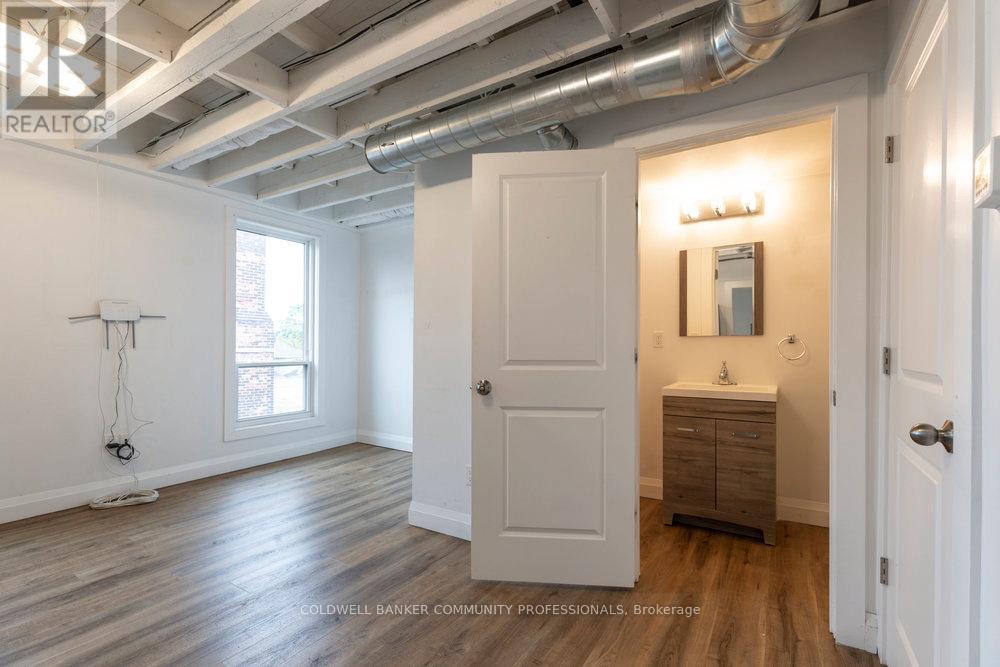 302 - 433 Barton Street E, Hamilton, Ontario  L8L 2Y5 - Photo 9 - X12453573