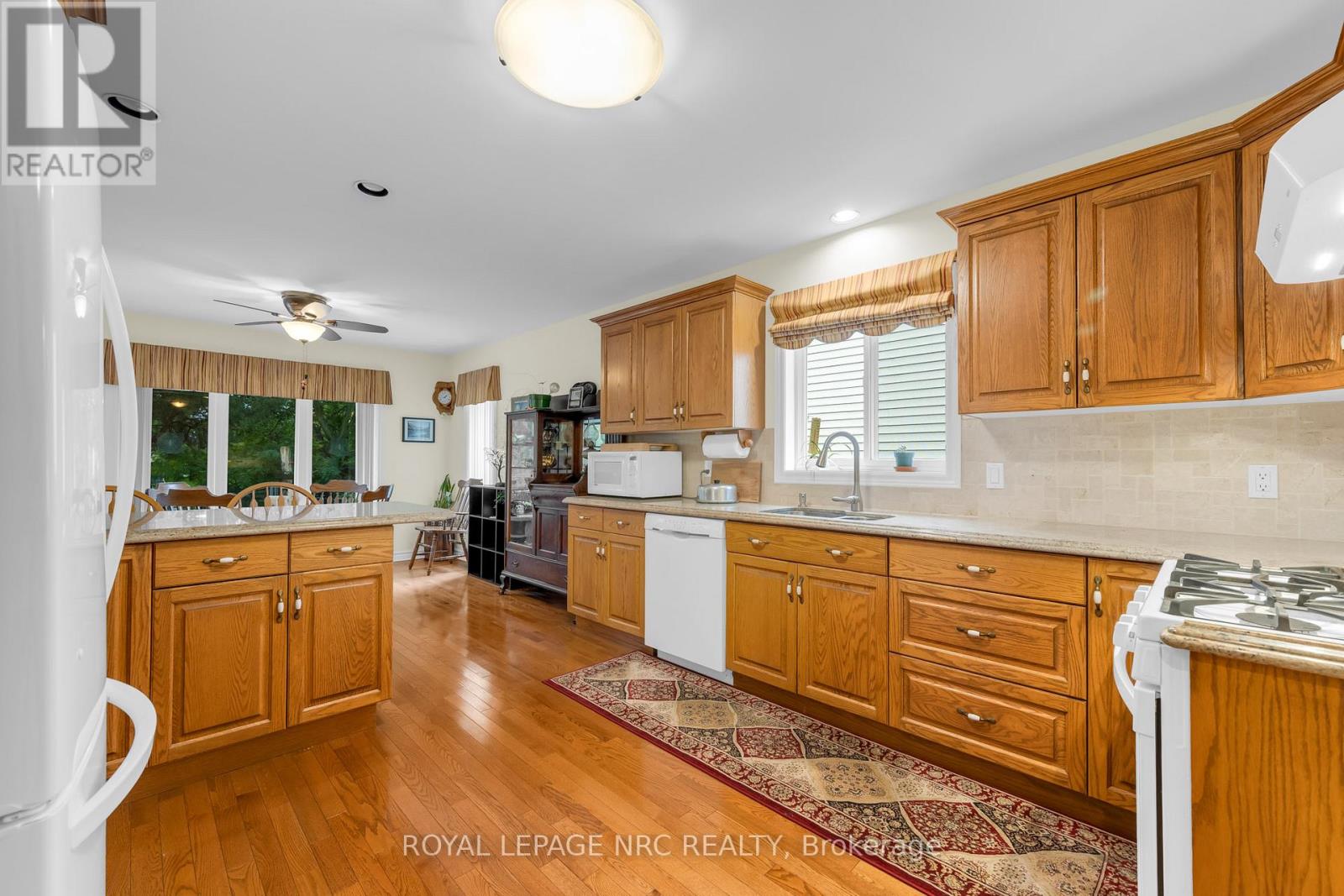 49 Cedar Park Drive, Welland, Ontario  L3C 7C8 - Photo 16 - X12453731