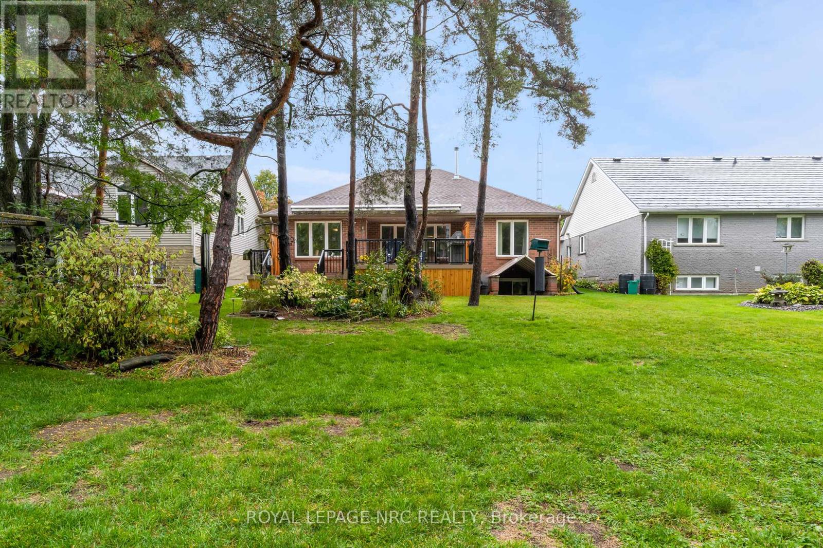 49 Cedar Park Drive, Welland, Ontario  L3C 7C8 - Photo 3 - X12453731